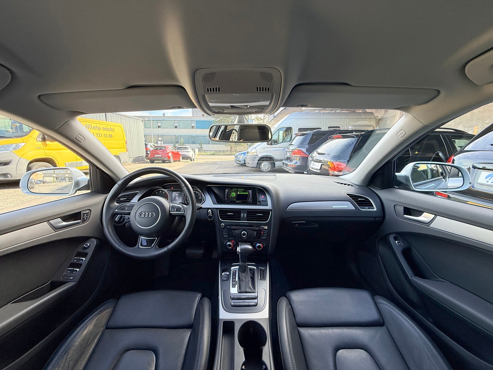AUDI A4 Avant 2.0 TFSI quattro s-tronic-image-21