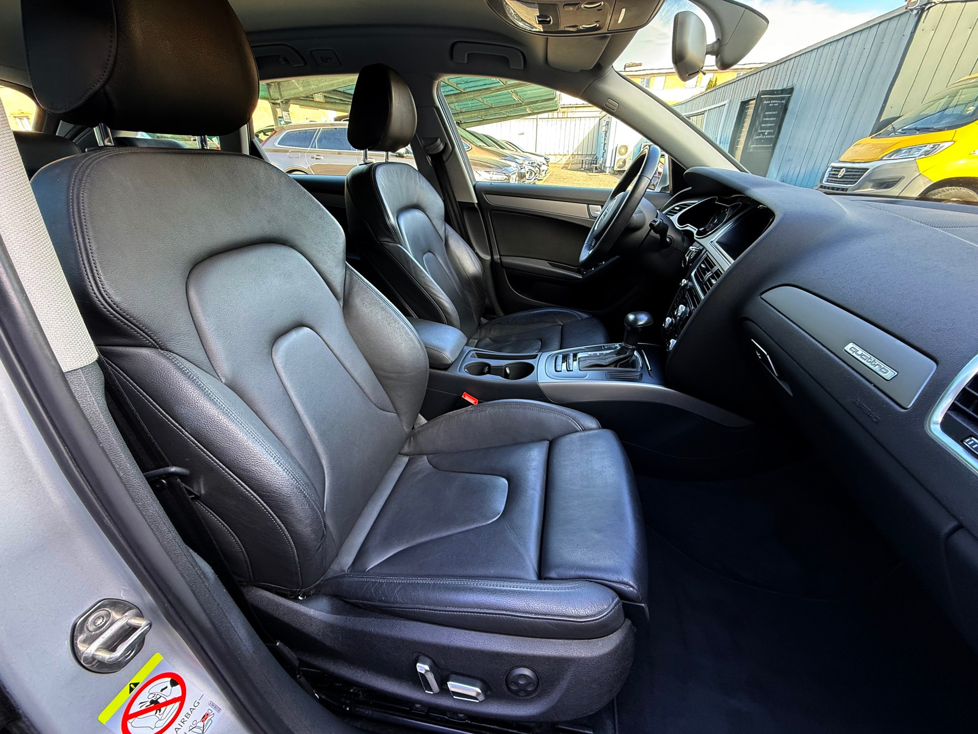 AUDI A4 Avant 2.0 TFSI quattro s-tronic-image-19
