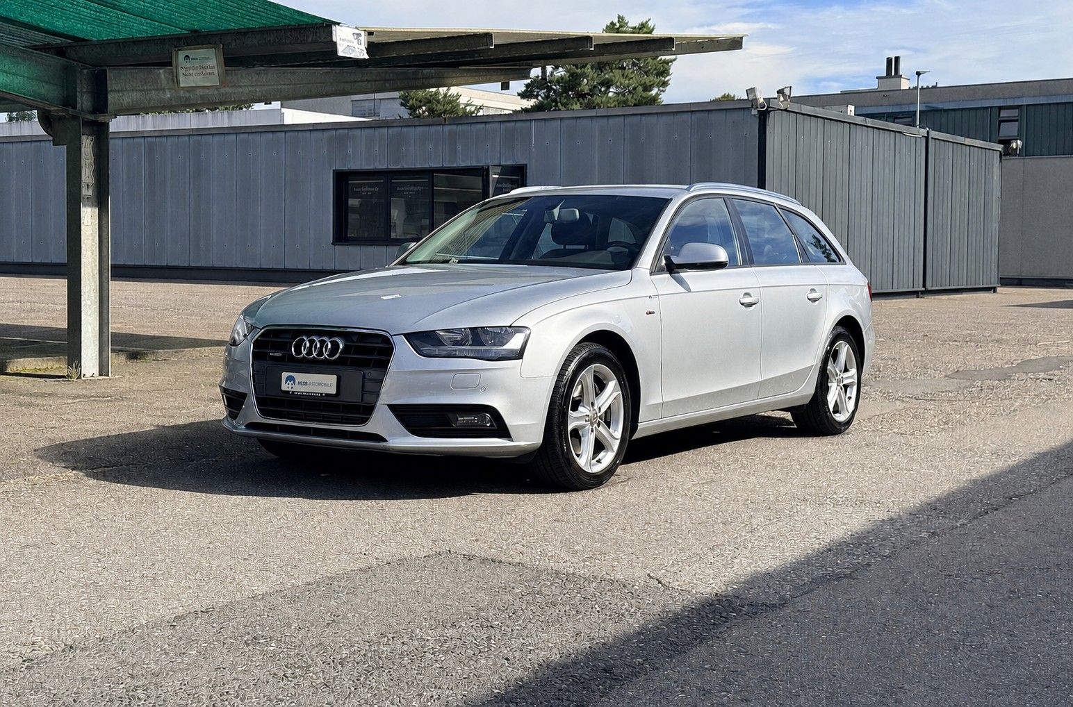 AUDI A4 Avant 2.0 TFSI quattro s-tronic-image-11