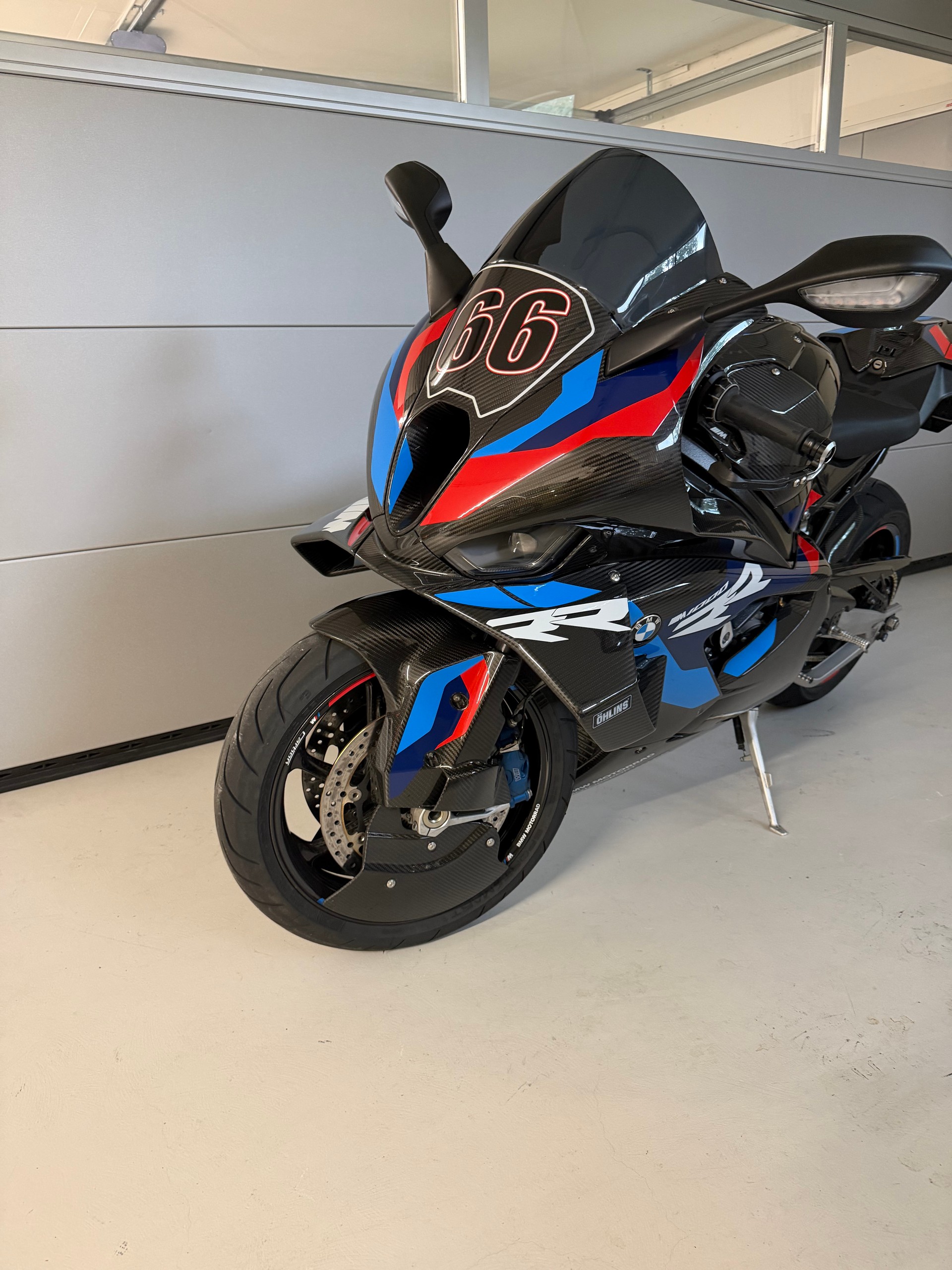 BMW M 1000 RR Competition-image-2