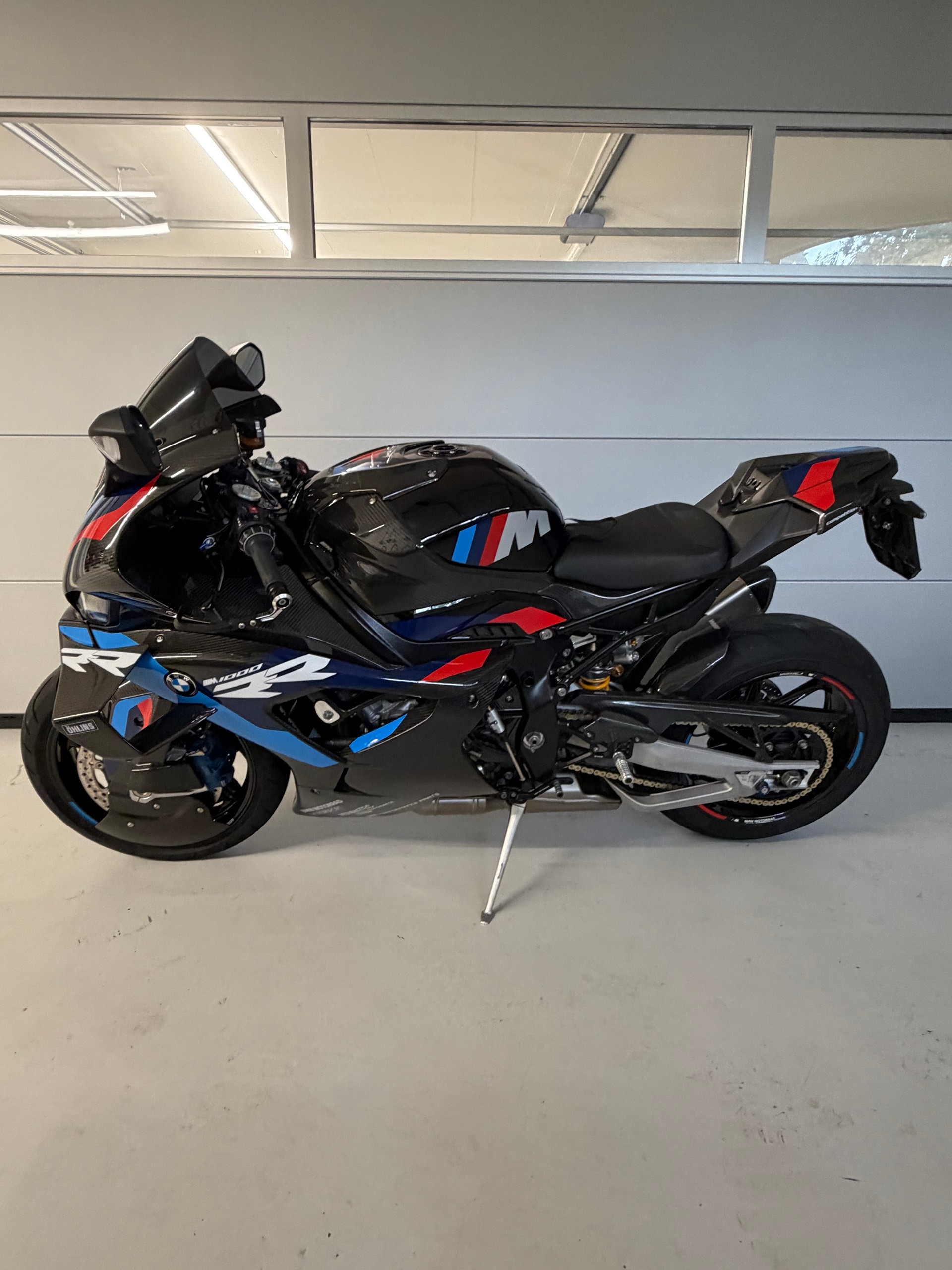 BMW M 1000 RR Competition-image-1