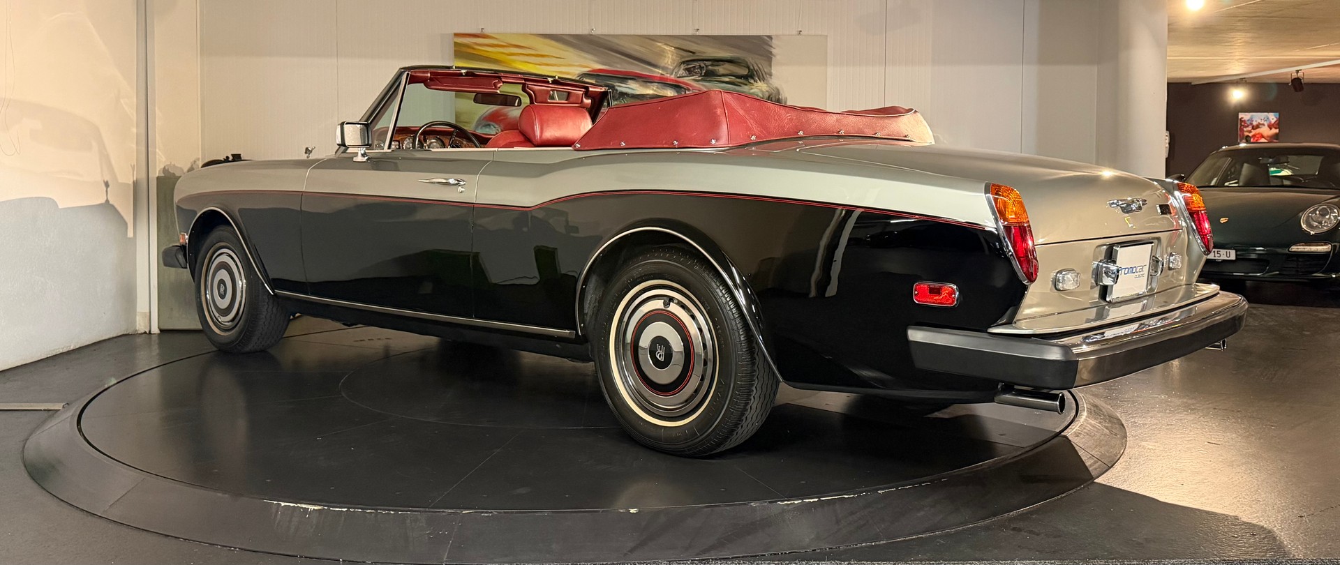 ROLLS-ROYCE CORNICHE-showroom-element-3