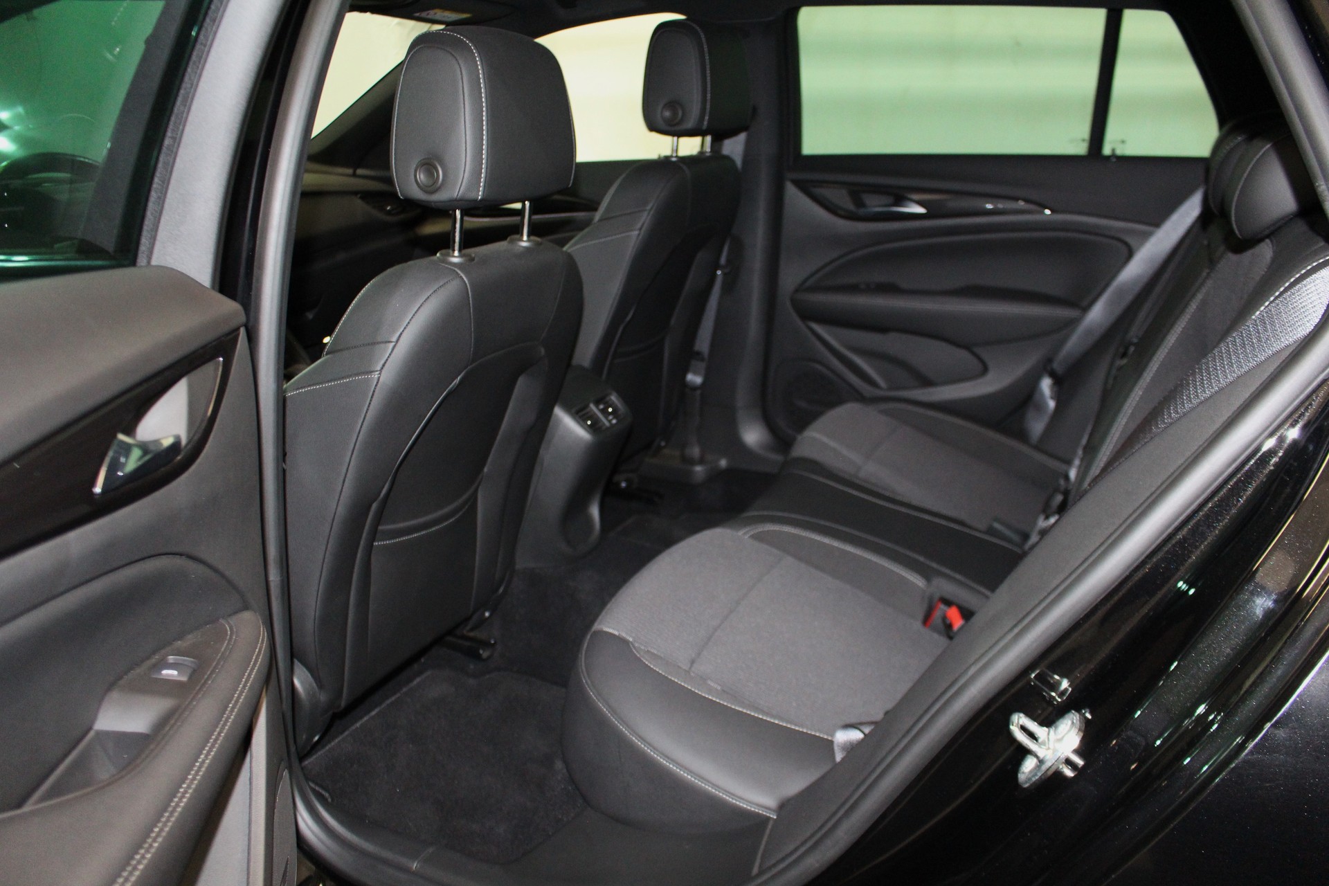OPEL Insignia Sports Tourer 2.0 T Elegance-image-7