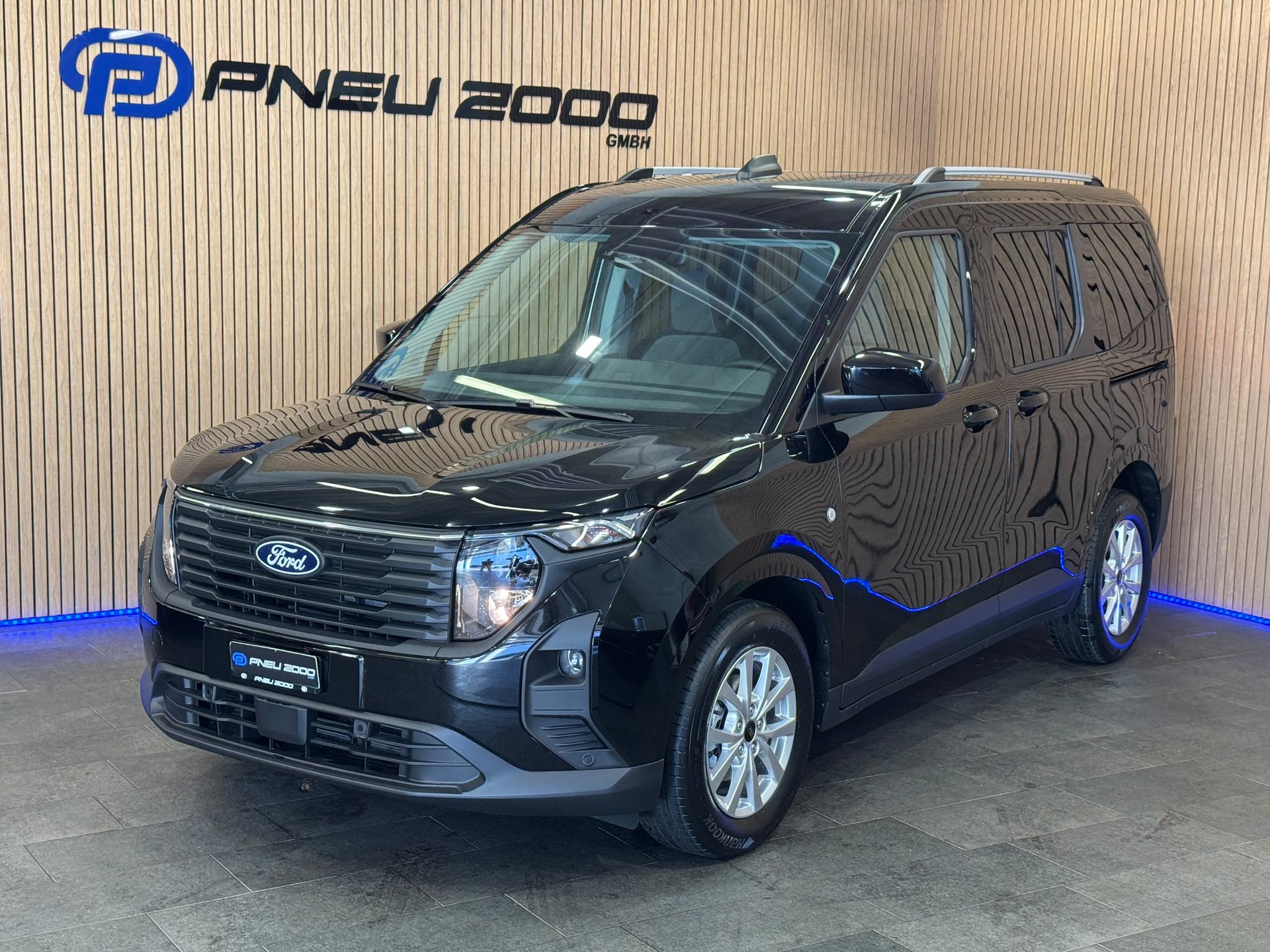 FORD Tourneo Courier 1.0 EcoBoost Titanium Automat-image-0