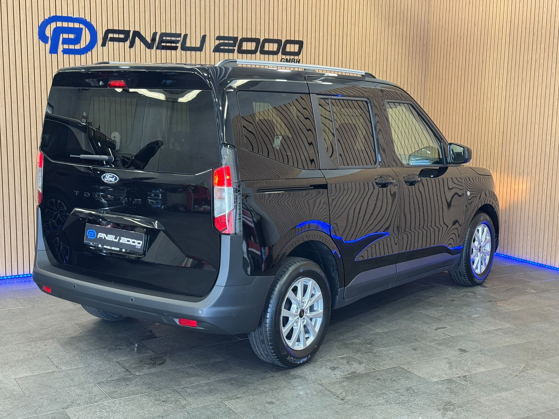 FORD Tourneo Courier 1.0 EcoBoost Titanium Automat-image-6