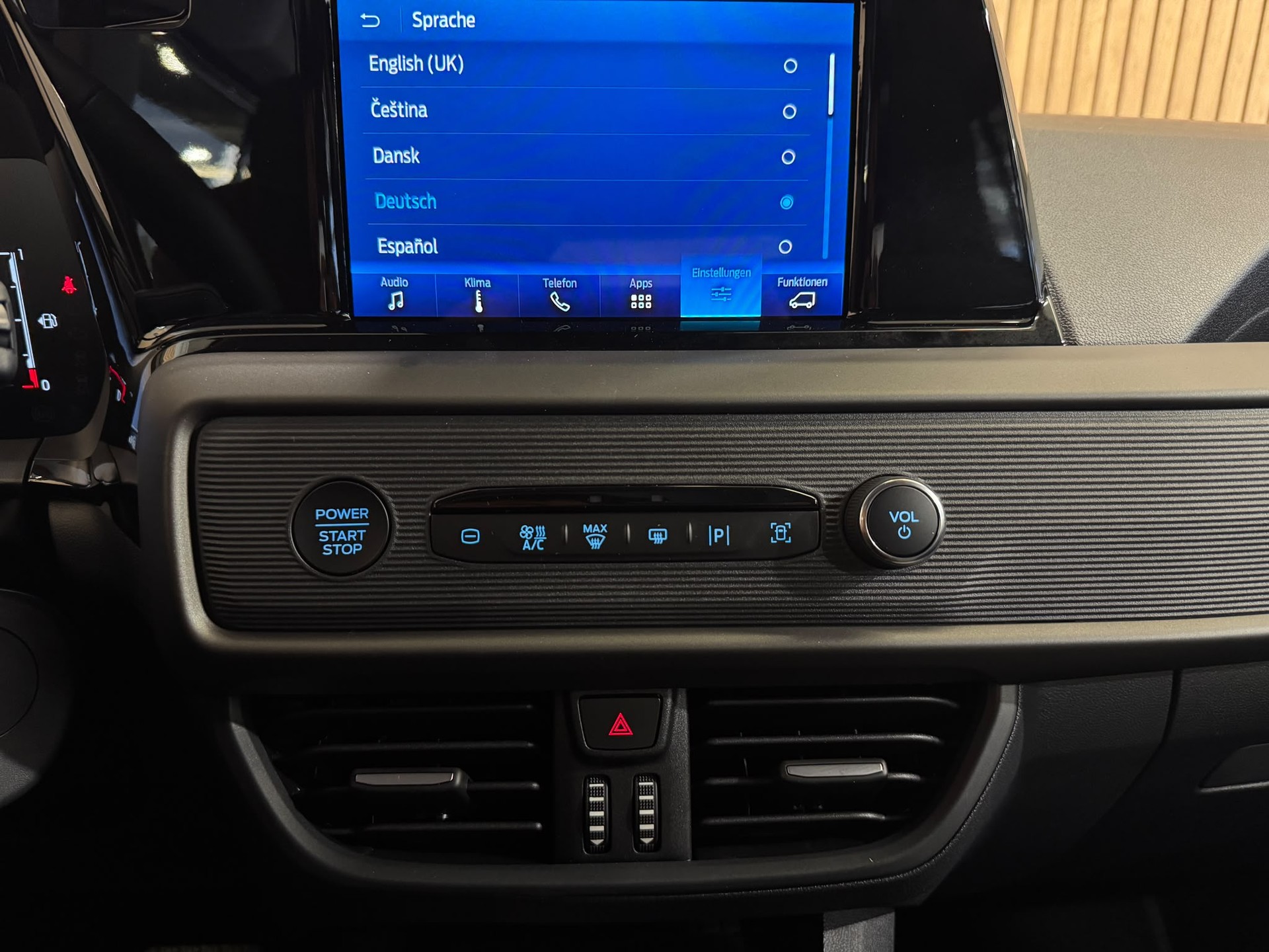 FORD Tourneo Courier 1.0 EcoBoost Titanium Automat-image-15