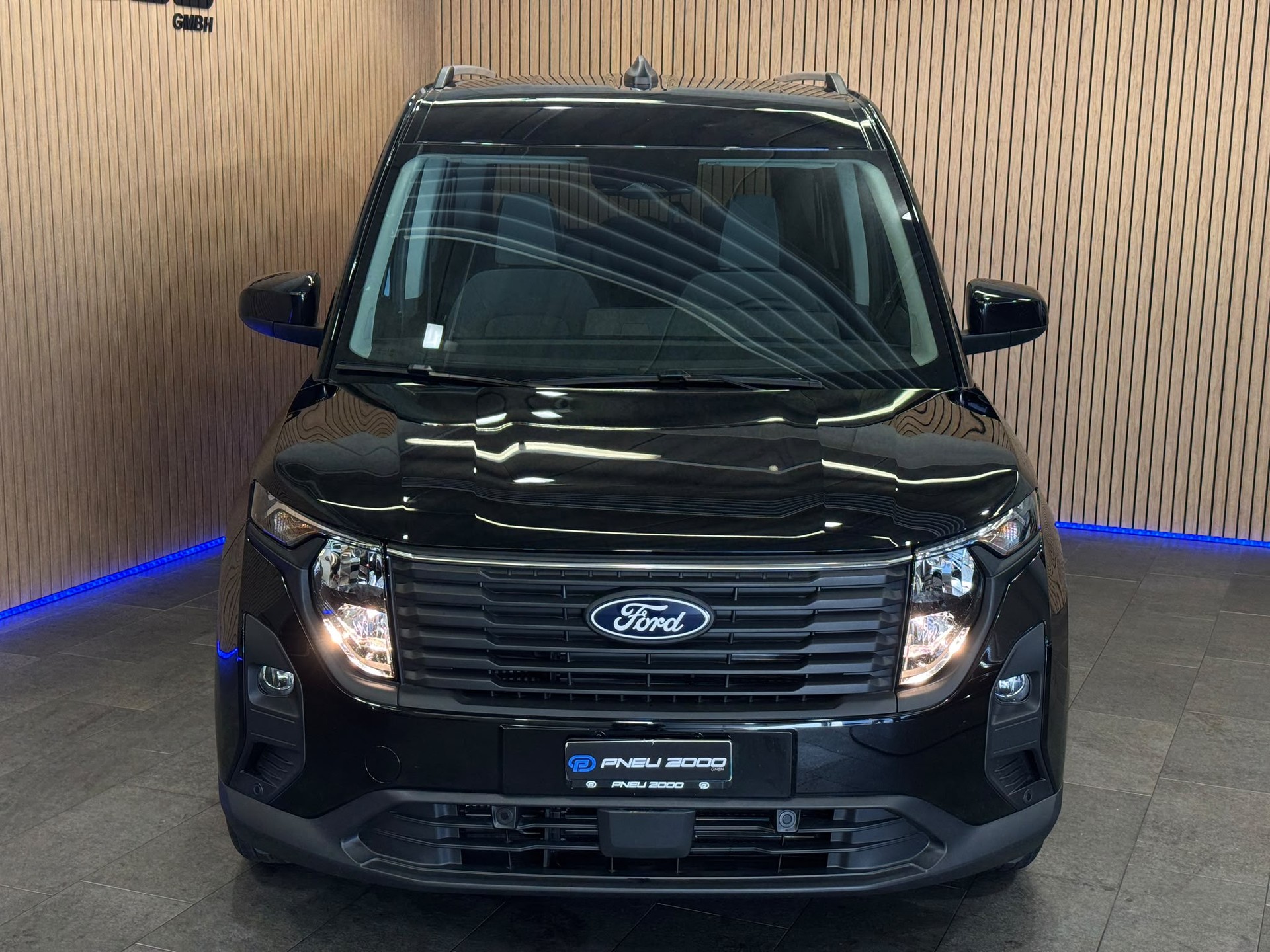 FORD Tourneo Courier 1.0 EcoBoost Titanium Automat-image-1