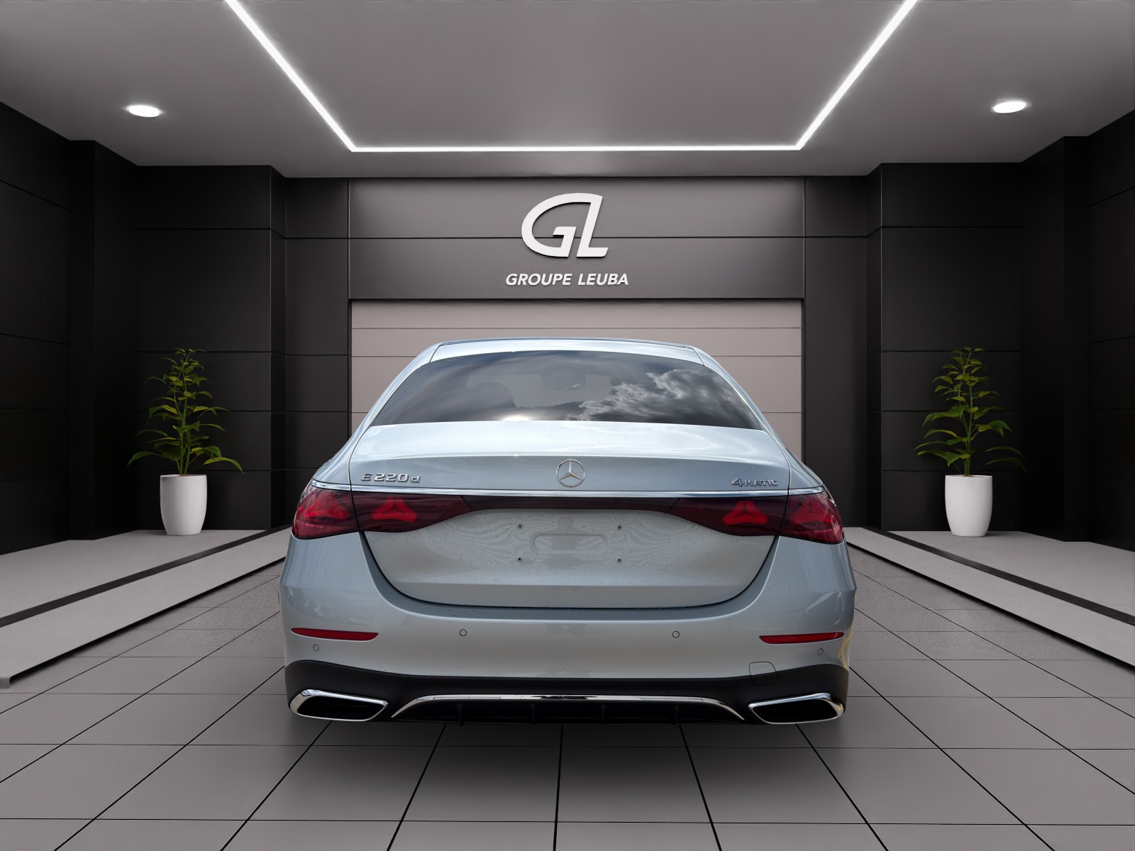 MERCEDES-BENZ E 220 d 4Matic 9G-Tronic-showroom-element-3
