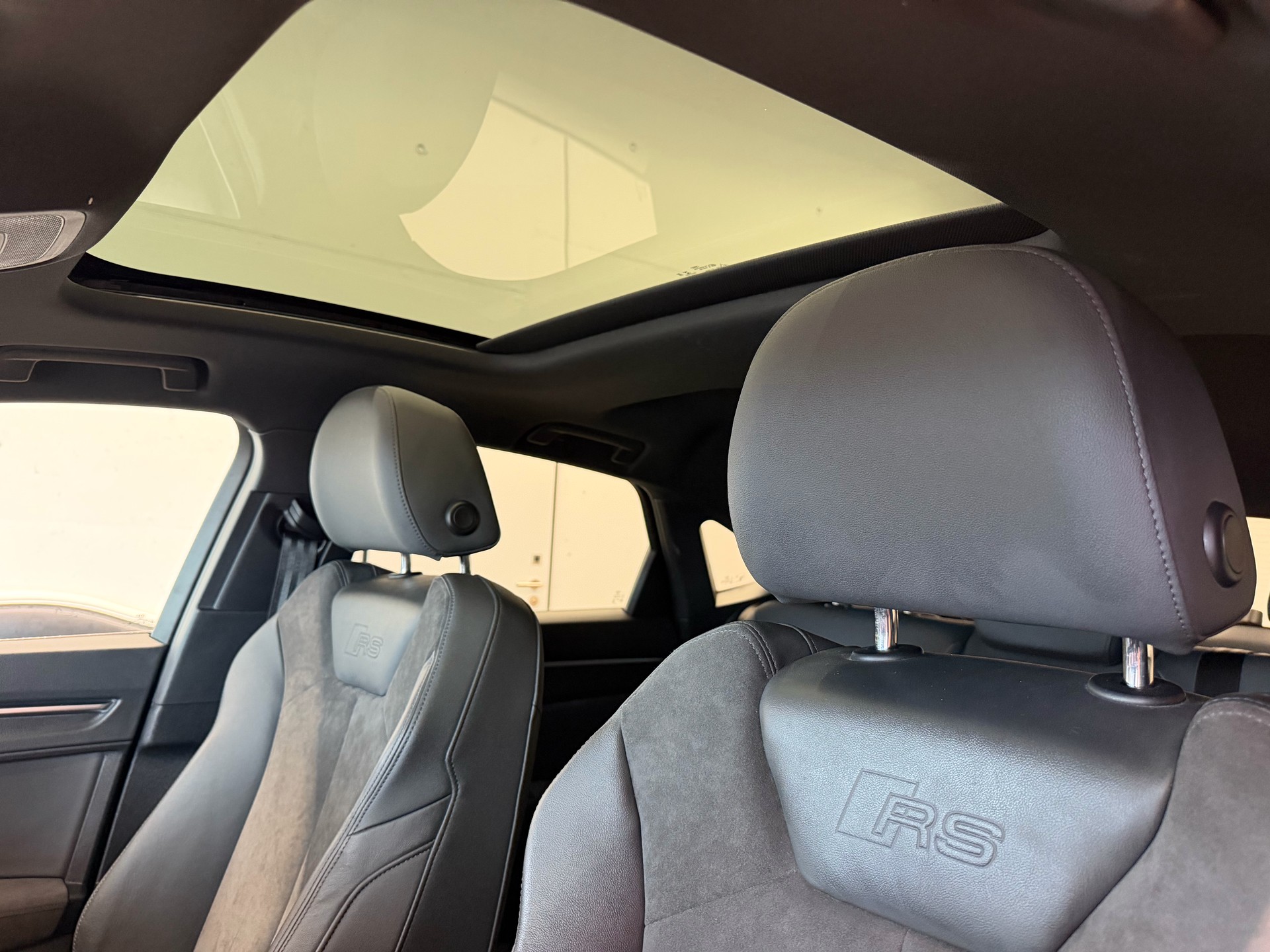 AUDI RS Q3 Sportback quattro S tronic-image-14