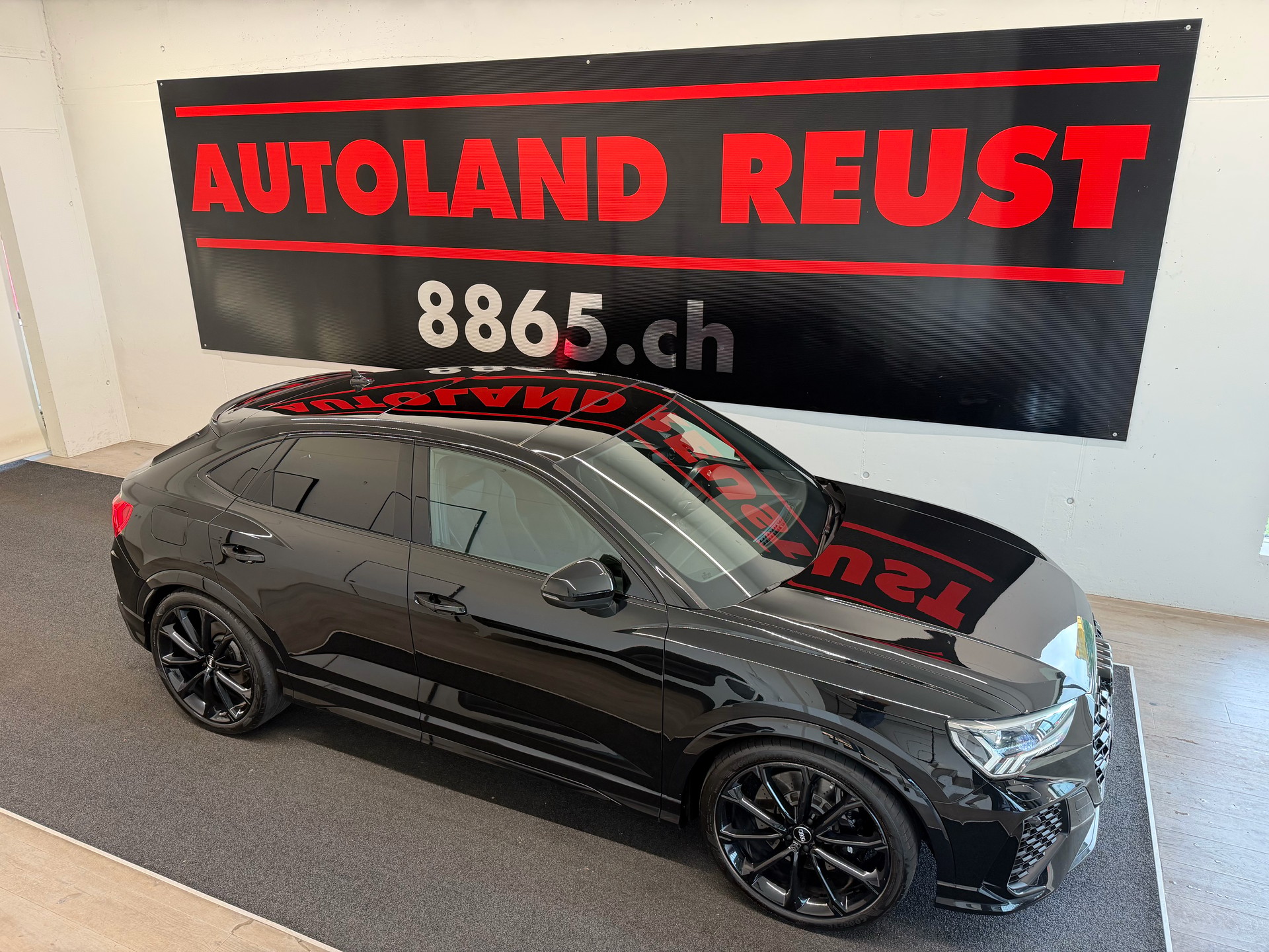 AUDI RS Q3 Sportback quattro S tronic-image-4