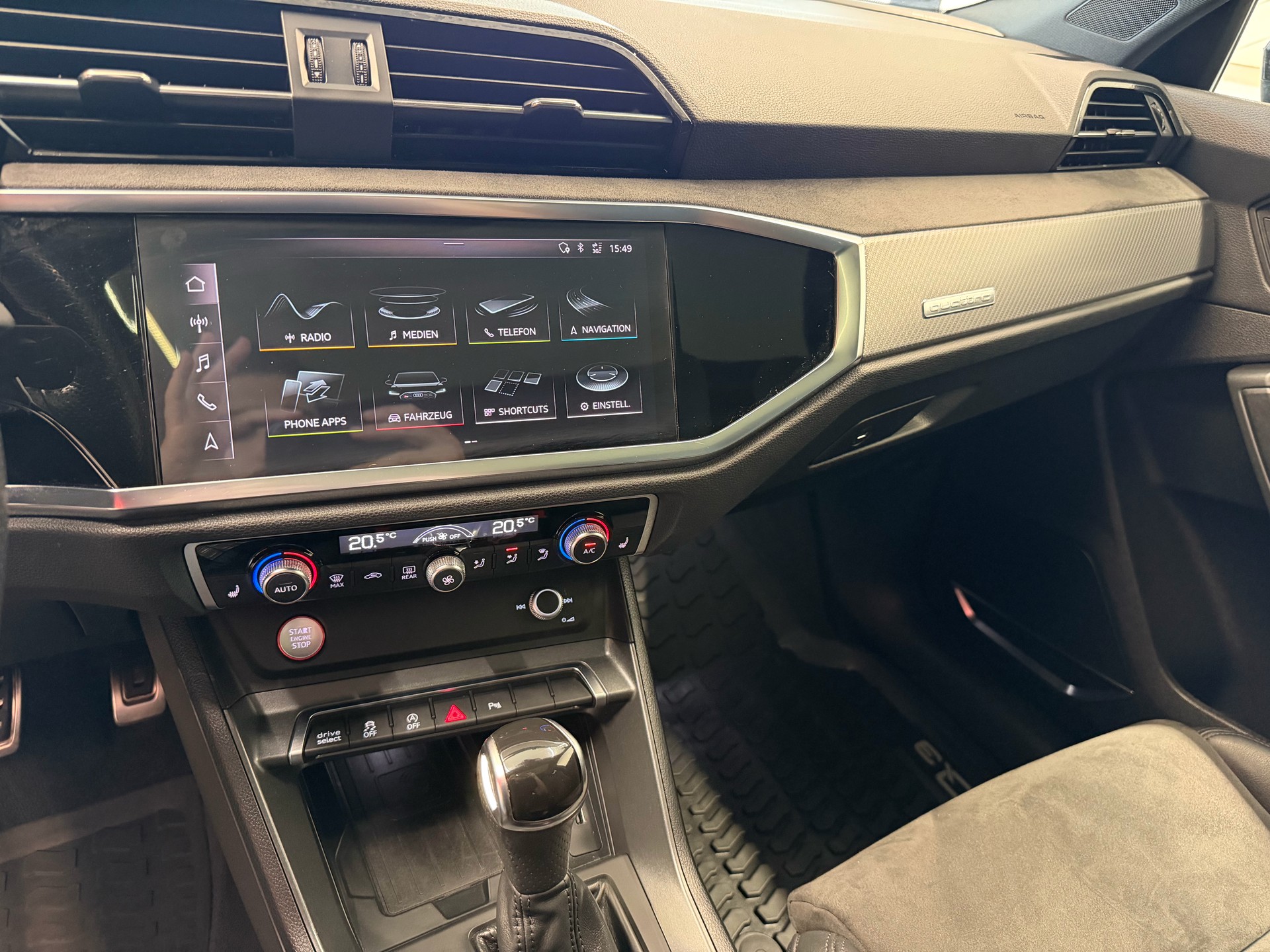 AUDI RS Q3 Sportback quattro S tronic-image-19