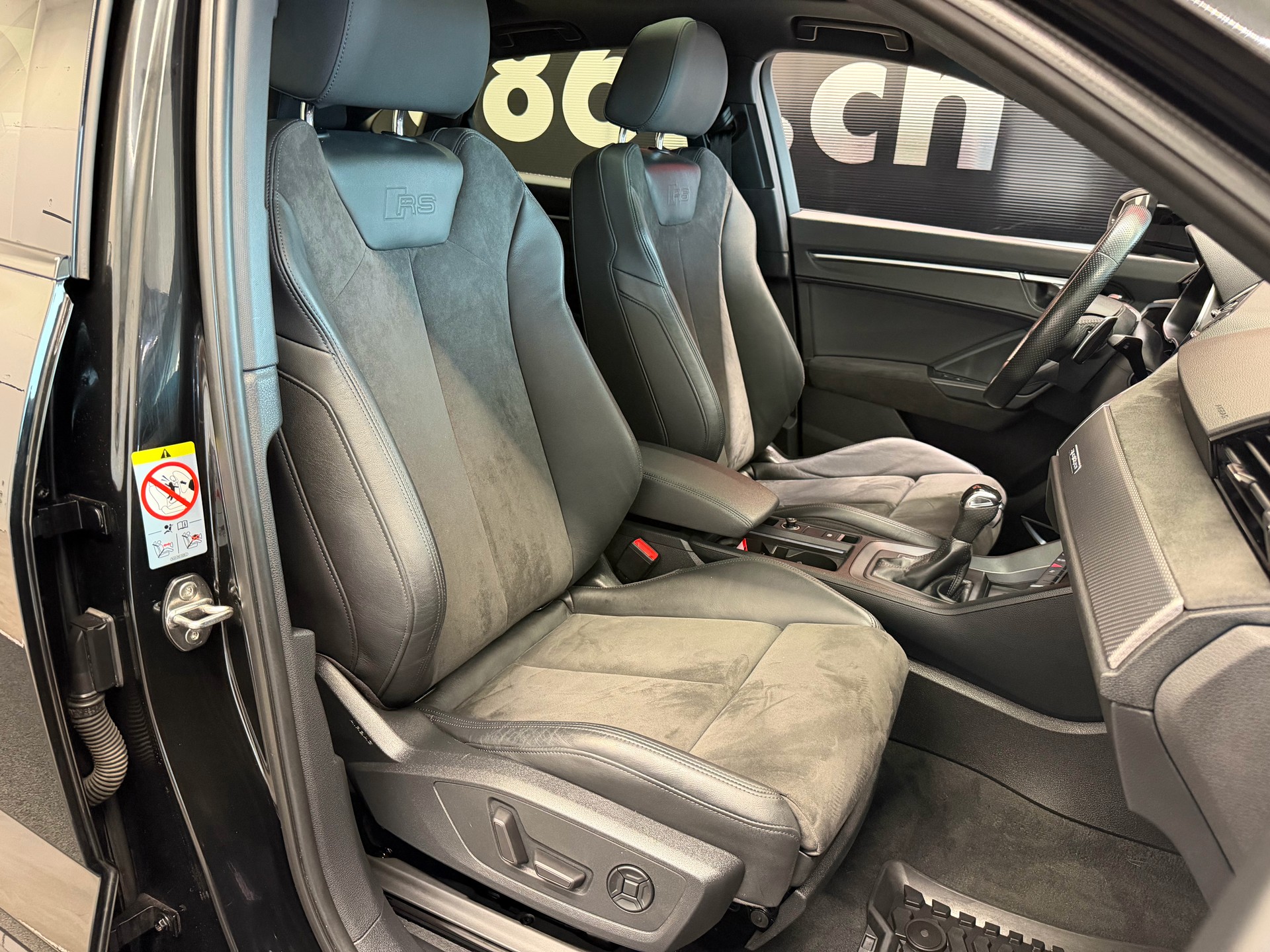 AUDI RS Q3 Sportback quattro S tronic-image-25