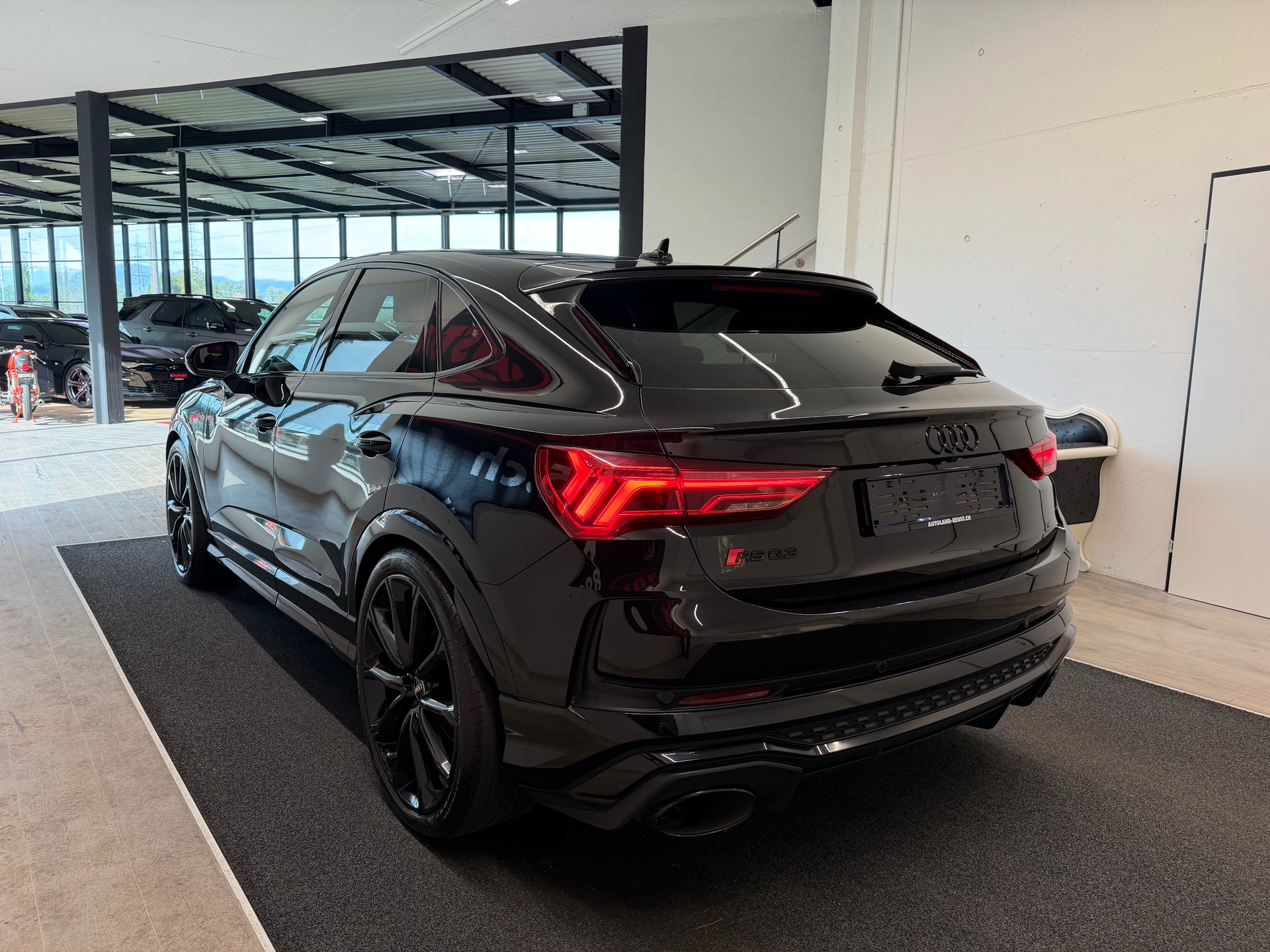 AUDI RS Q3 Sportback quattro S tronic-image-5