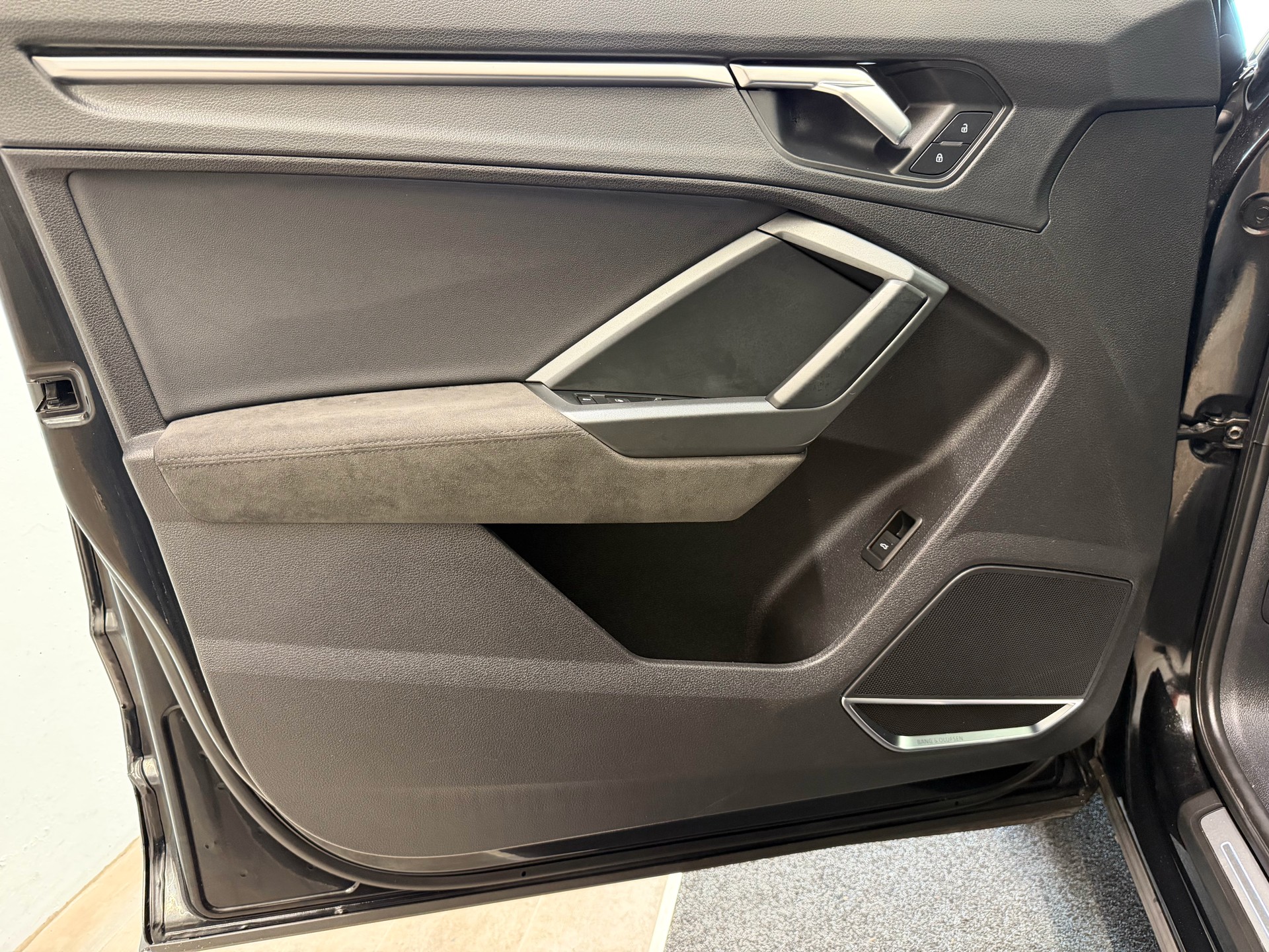 AUDI RS Q3 Sportback quattro S tronic-image-10