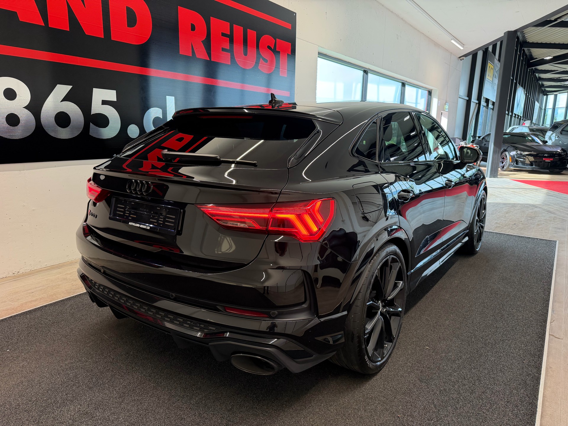 AUDI RS Q3 Sportback quattro S tronic-image-6