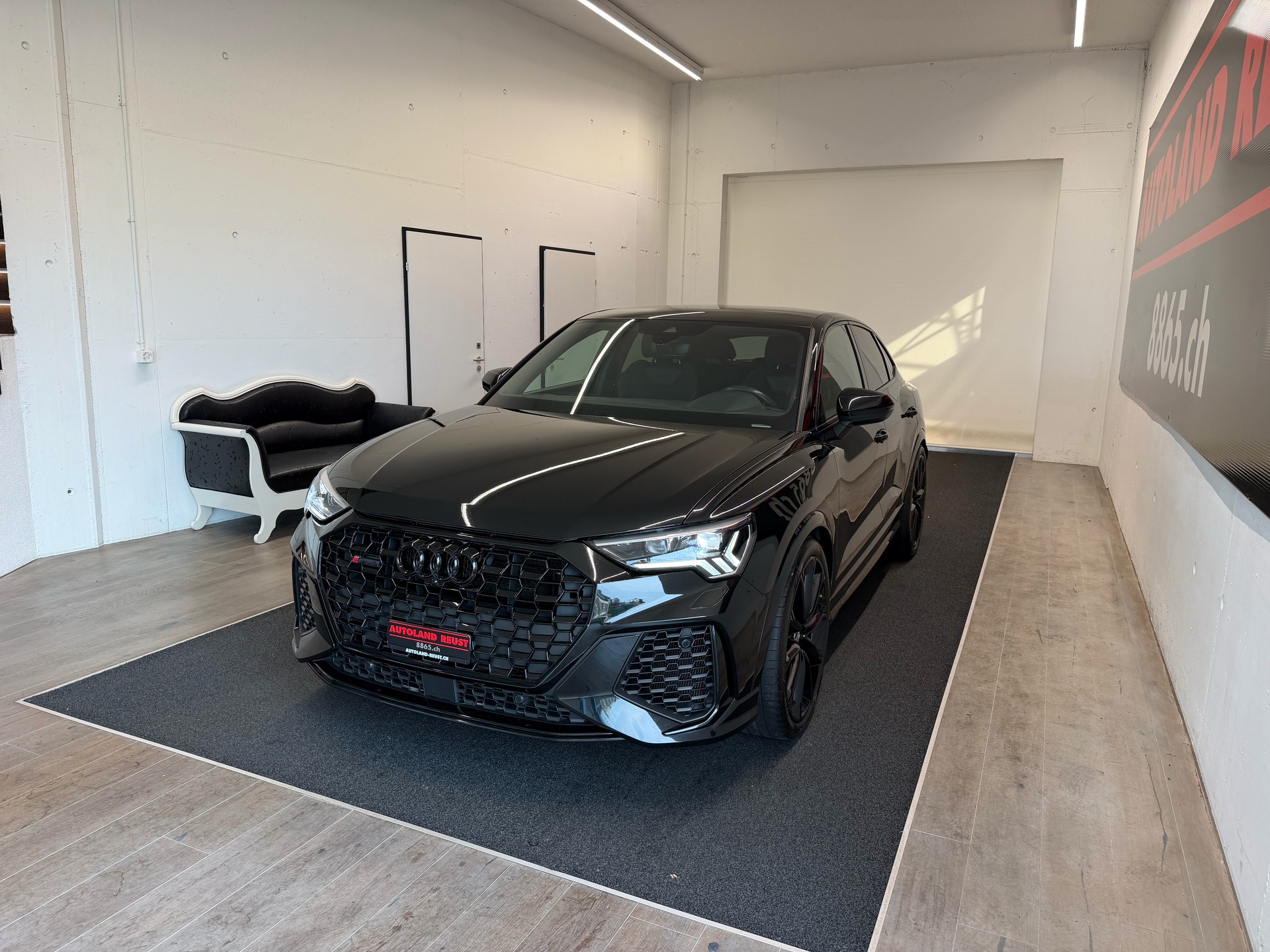 AUDI RS Q3 Sportback quattro S tronic-image-2