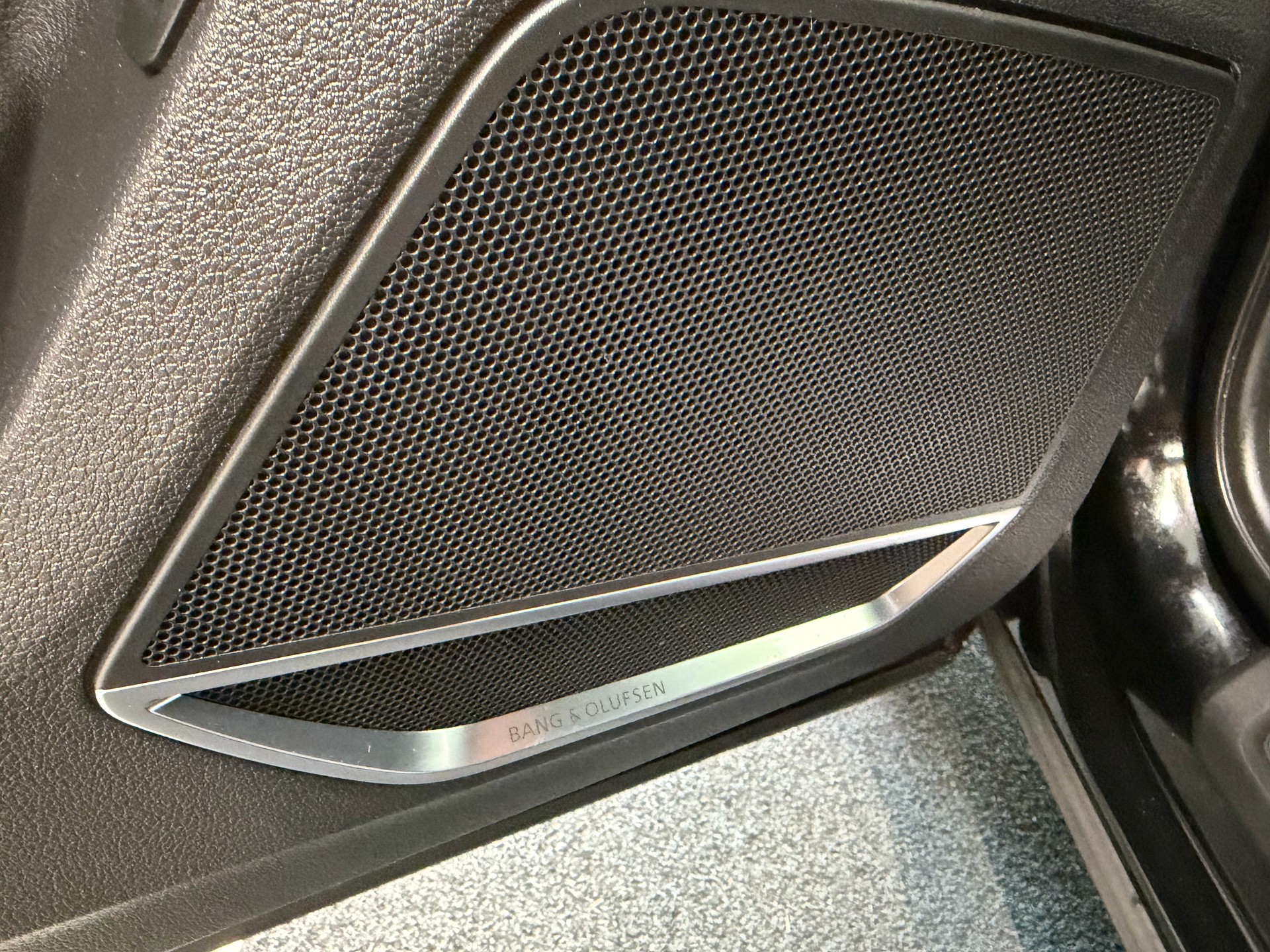AUDI RS Q3 Sportback quattro S tronic-image-11