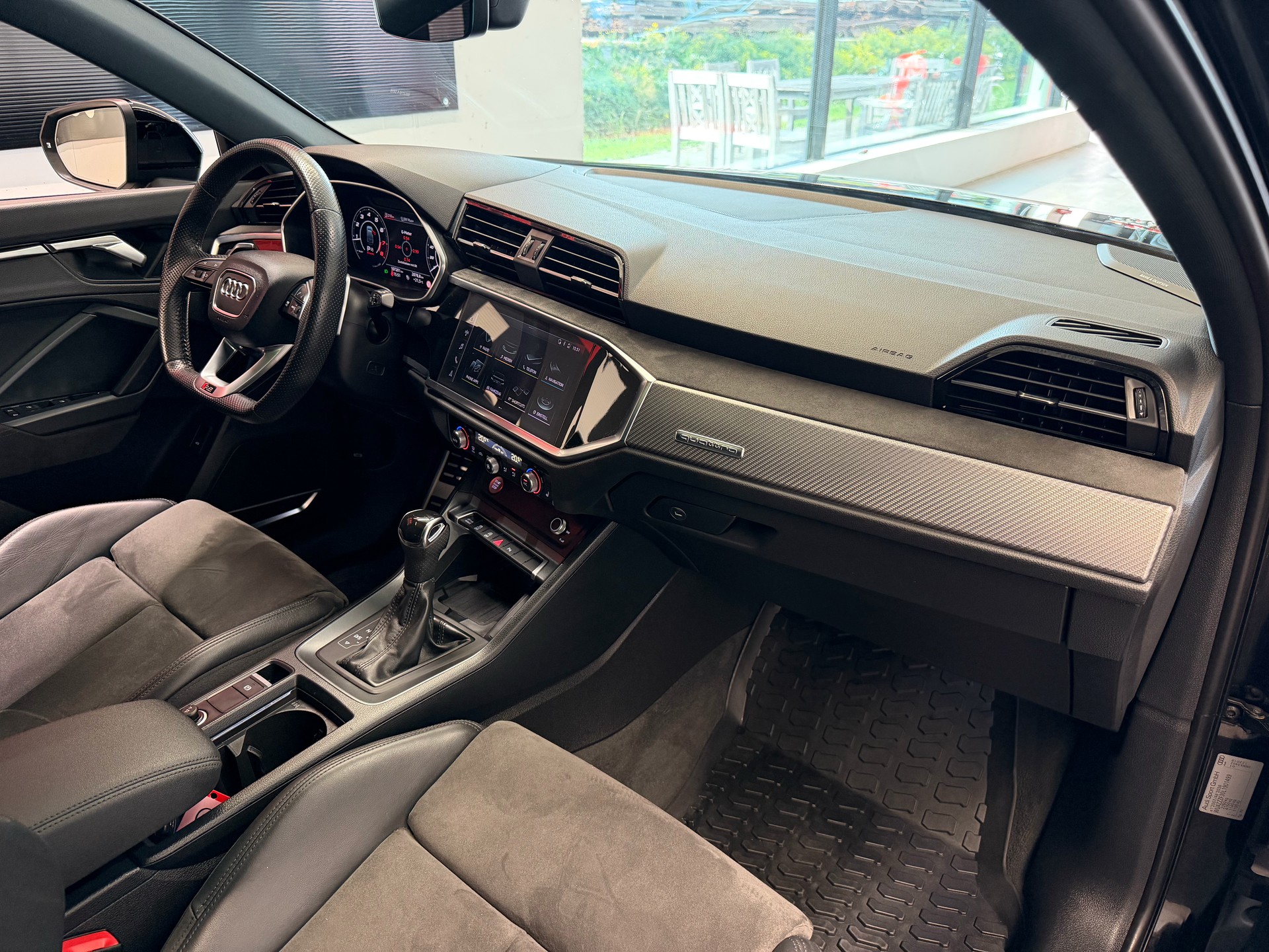 AUDI RS Q3 Sportback quattro S tronic-image-26