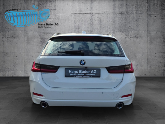BMW 320d xDrive 48V Touring-showroom-element-3