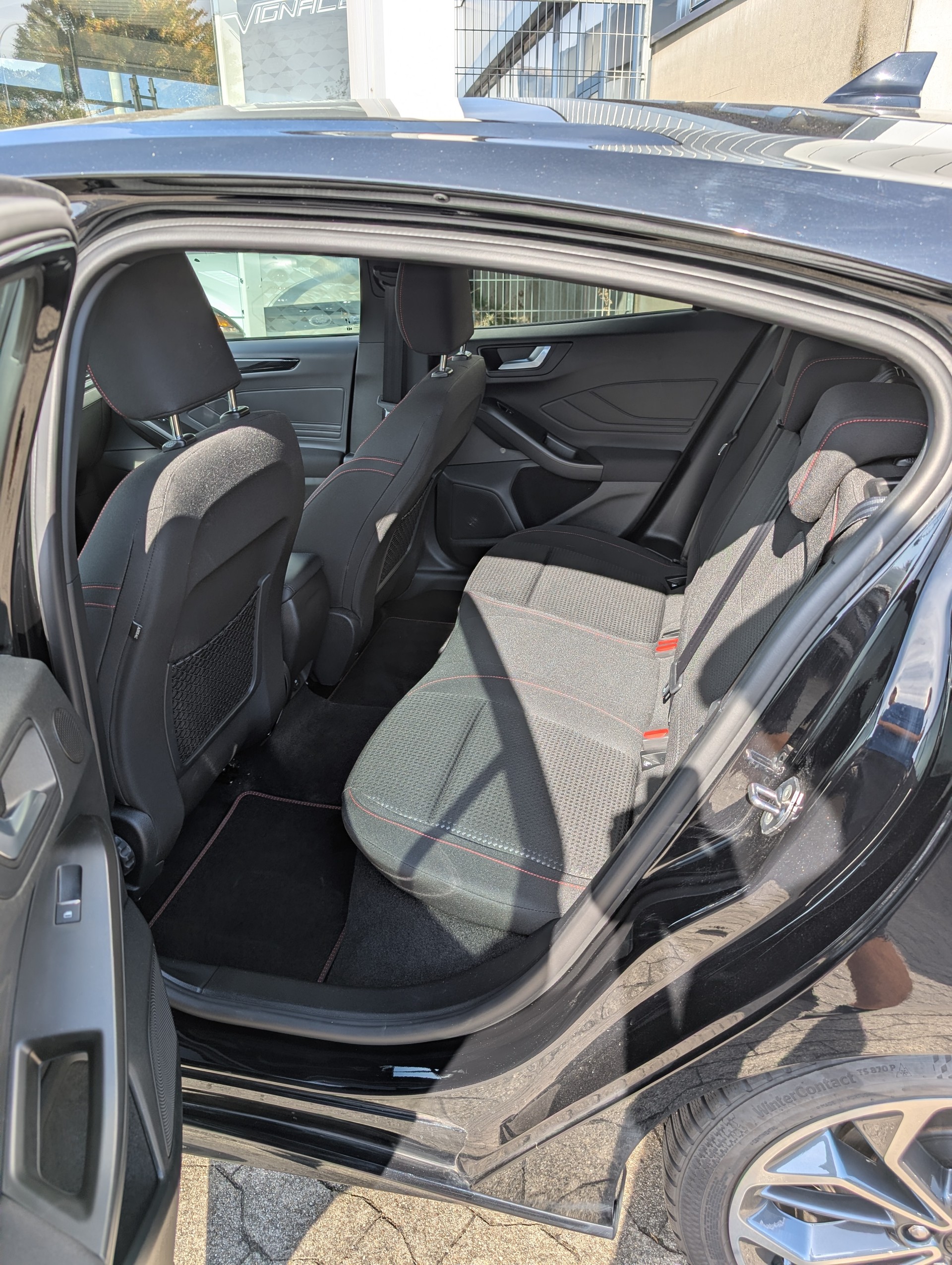 FORD Focus 1.0 MHEV ST-Line X Automat-image-6