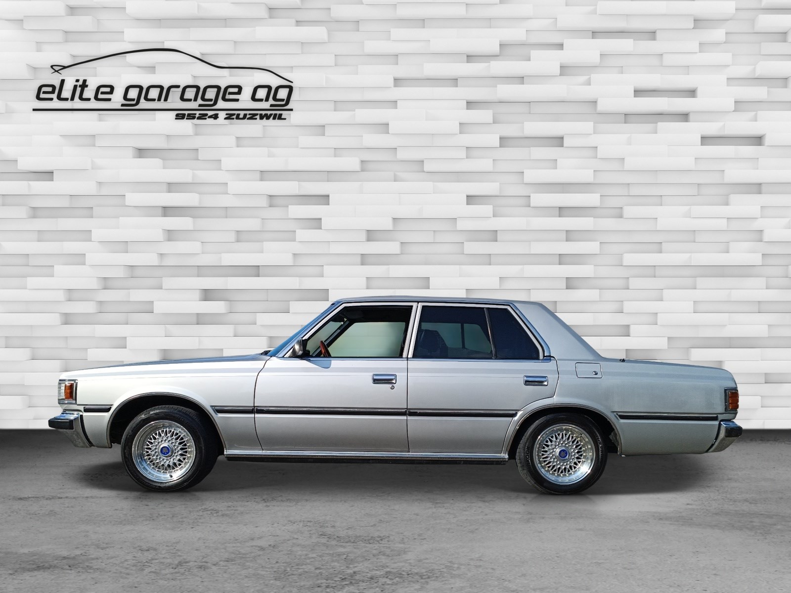 TOYOTA Crown 2800i DL-image-4