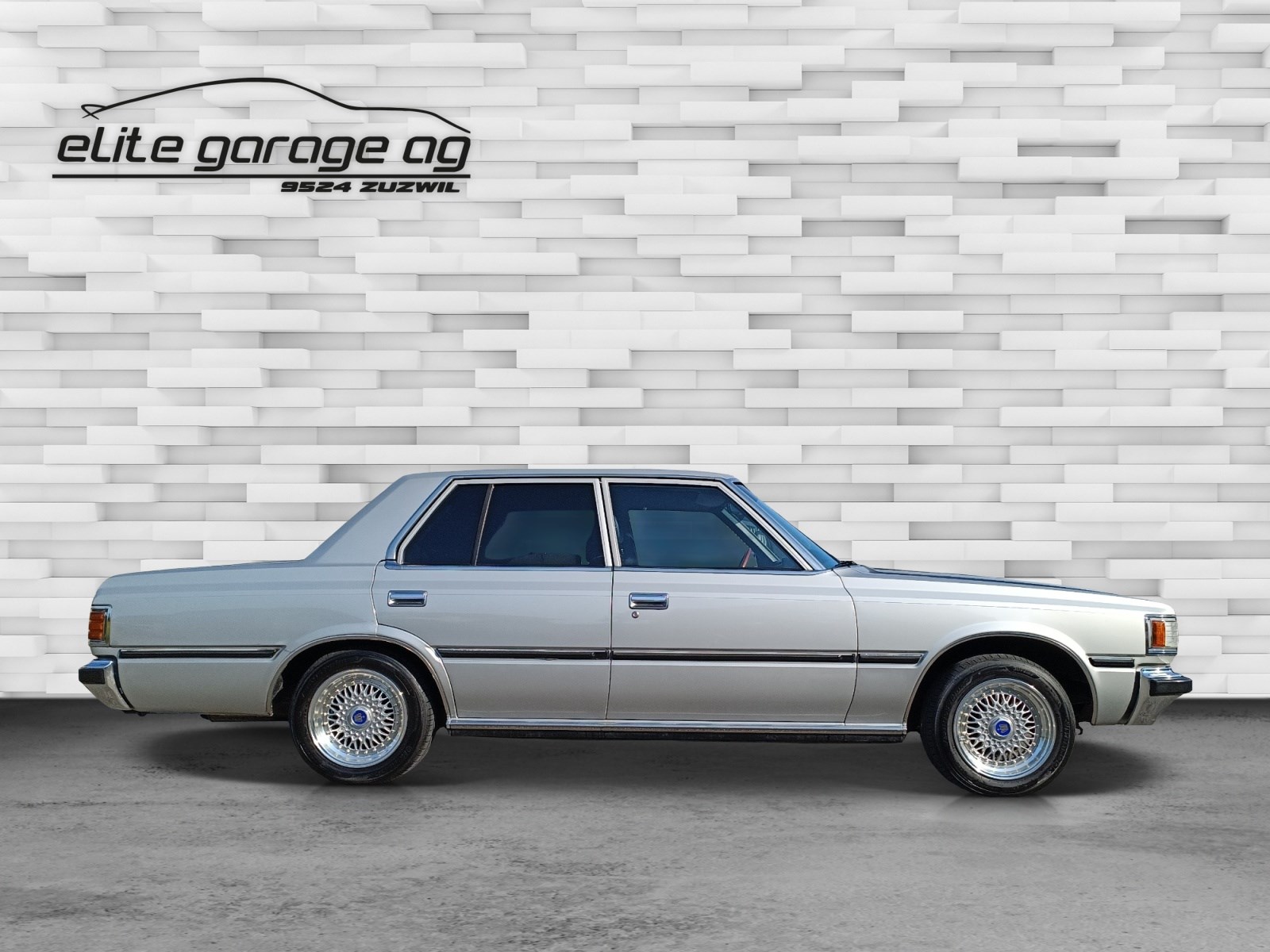 TOYOTA Crown 2800i DL-image-3