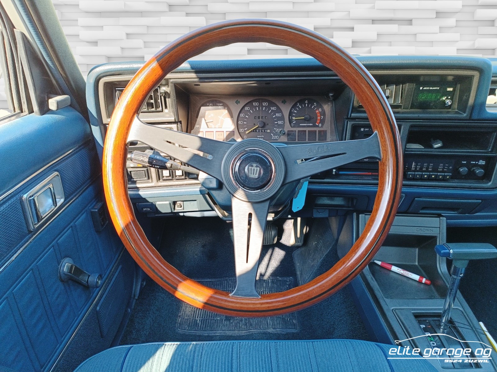 TOYOTA Crown 2800i DL-image-9