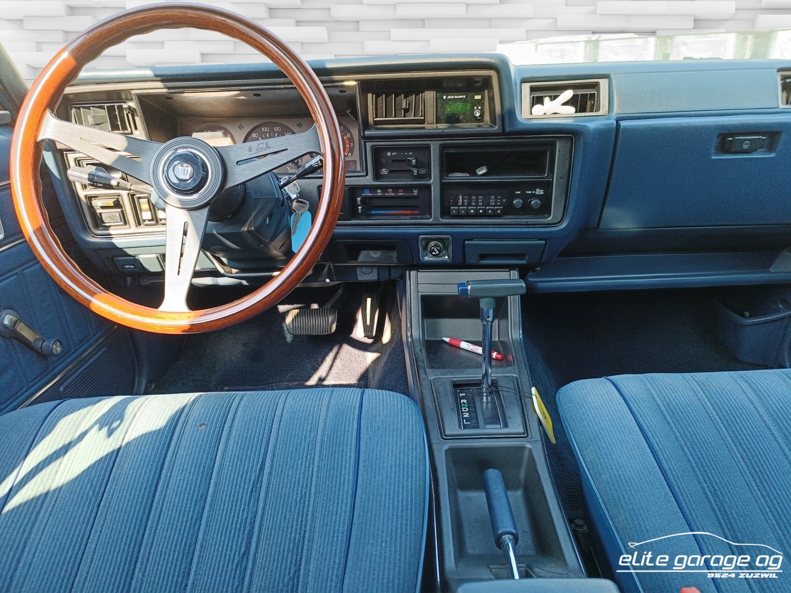 TOYOTA Crown 2800i DL-image-10