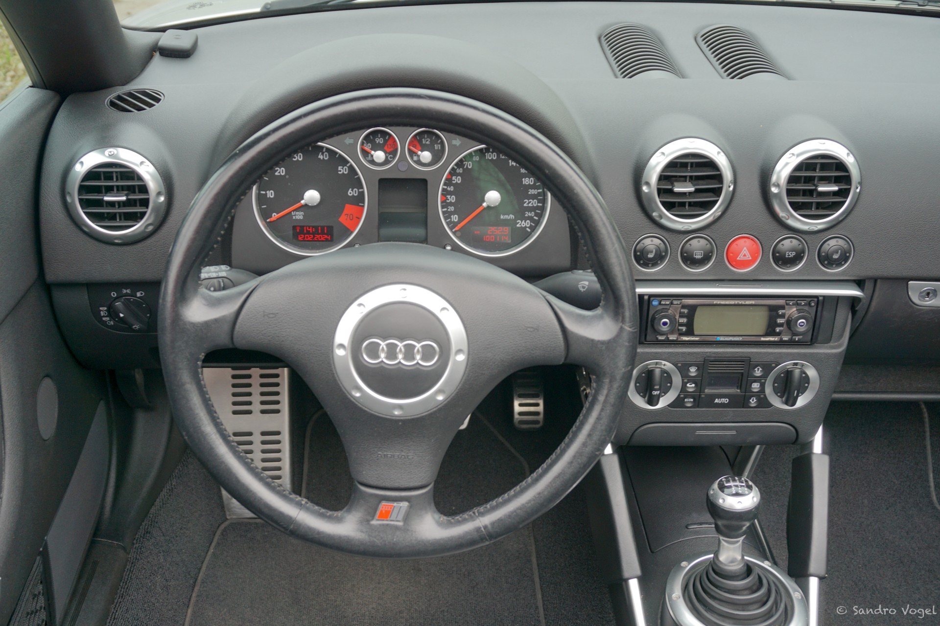 AUDI TT ROADSTER 1.8 T quattro-image-9
