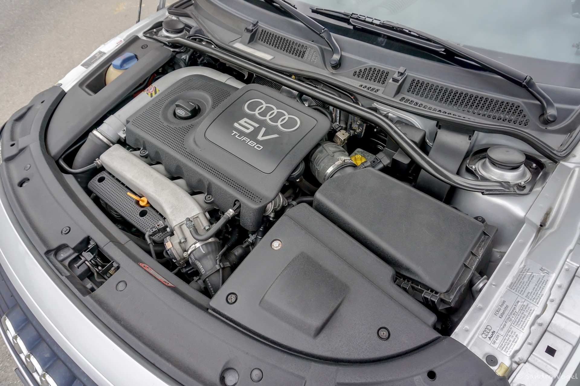 AUDI TT ROADSTER 1.8 T quattro-image-12