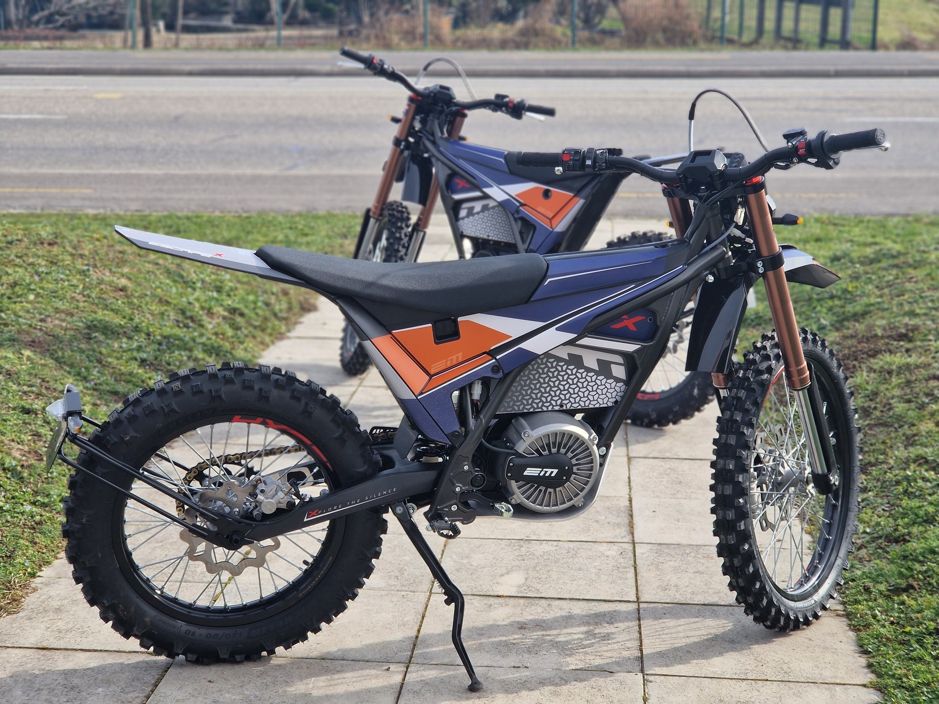 ELECTRIC MOTION Escape XR-showroom-element-2