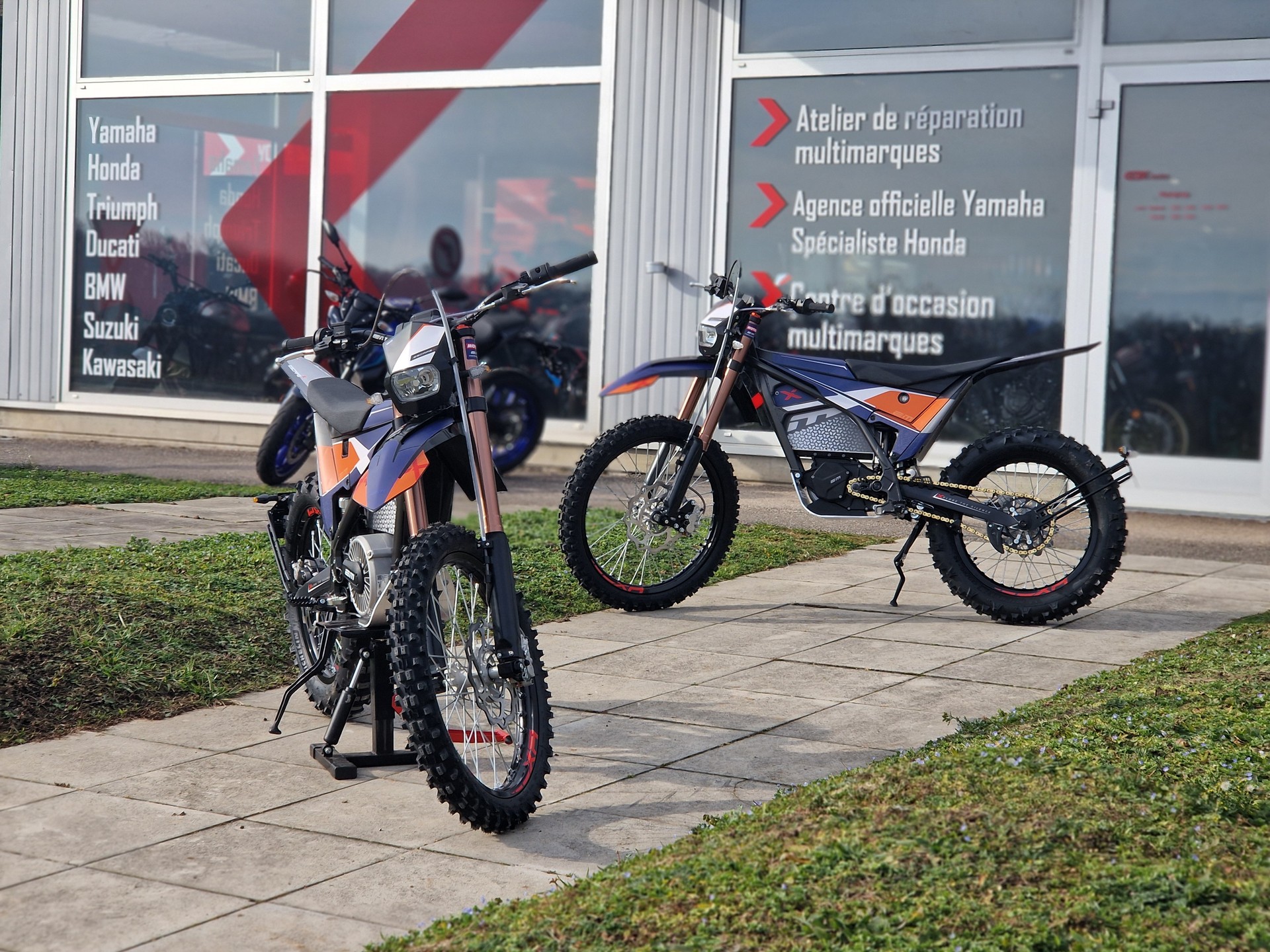 ELECTRIC MOTION Escape XR-showroom-element-3
