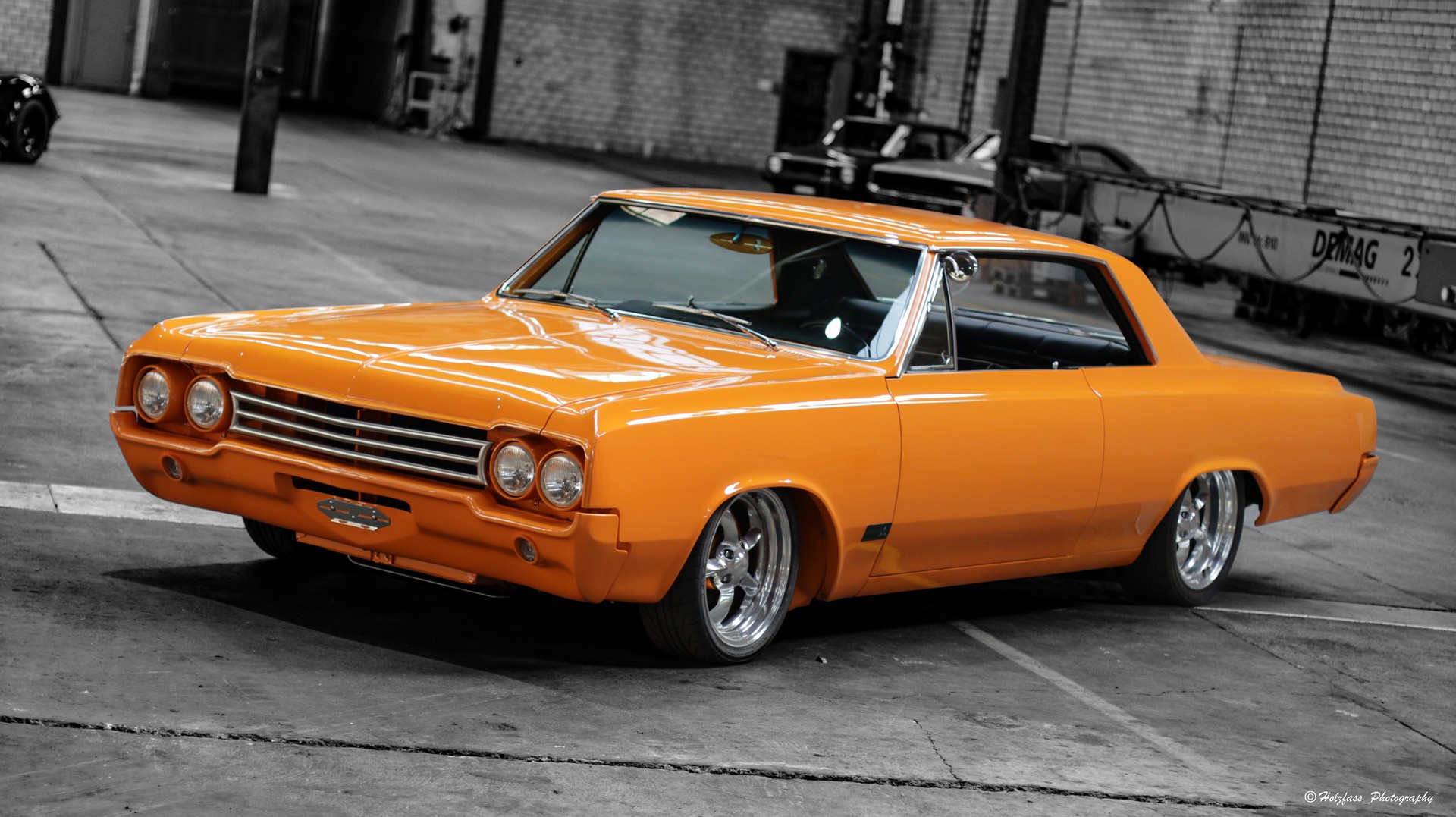 OLDSMOBILE CUTLASS F-85-image-2