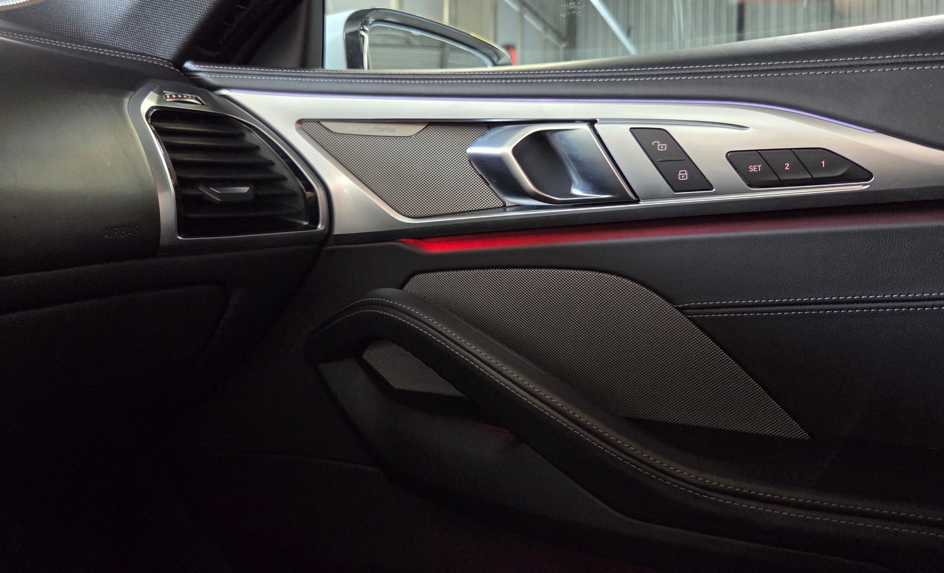 BMW 840d xDrive Coupé-image-11
