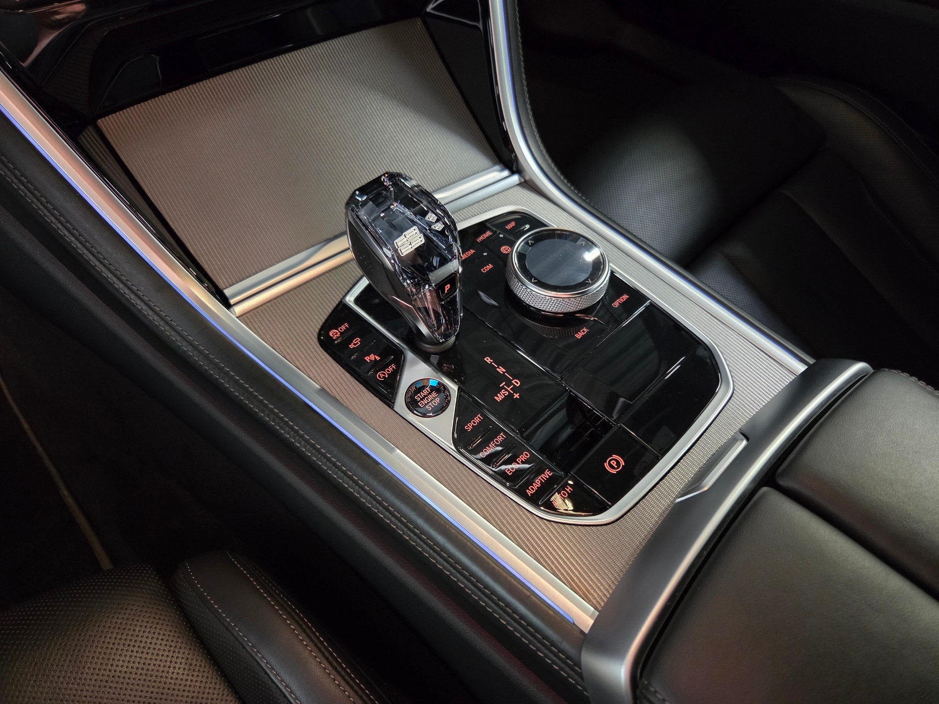 BMW 840d xDrive Coupé-image-13