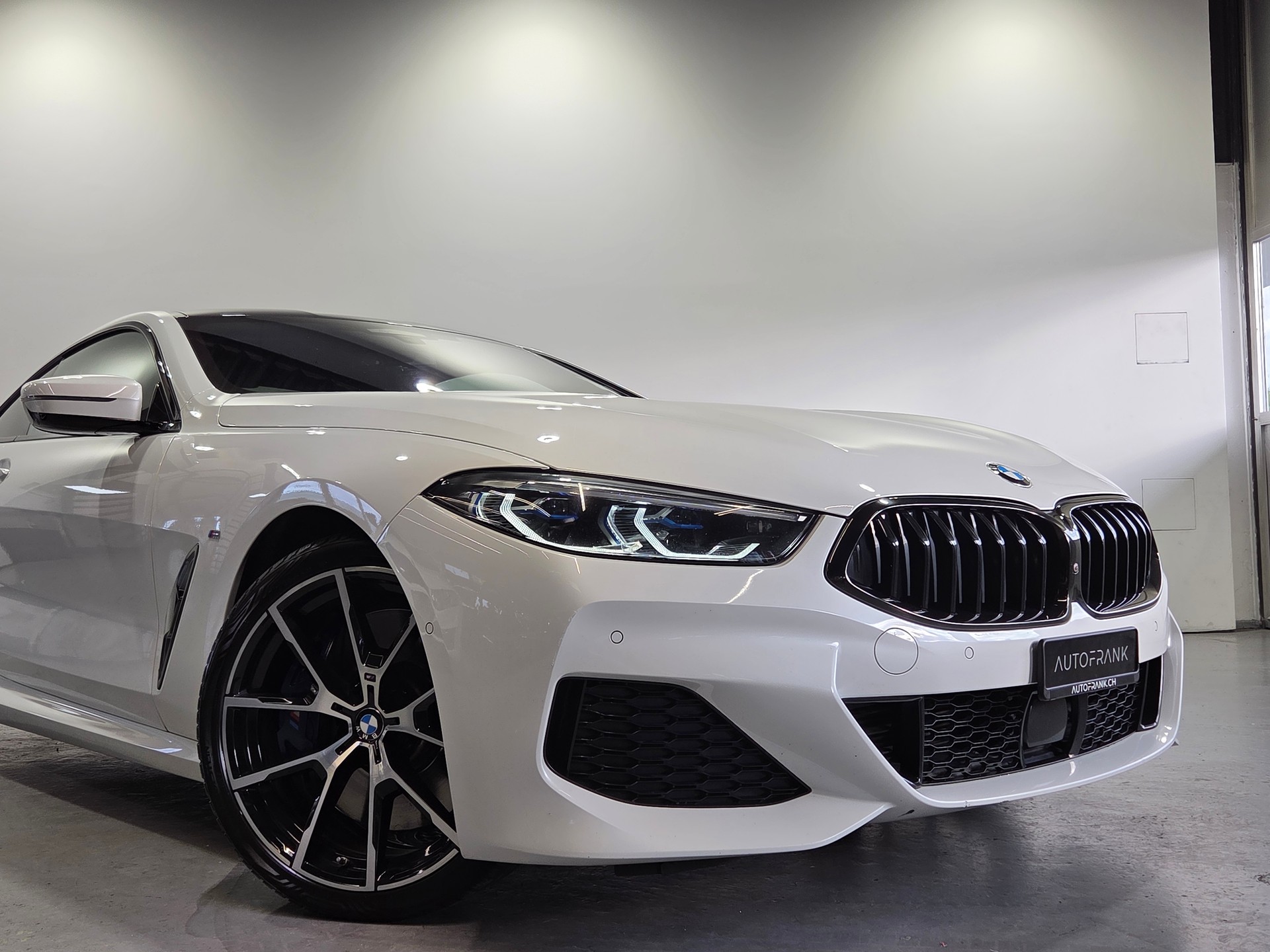 BMW 840d xDrive Coupé-showroom-element-1