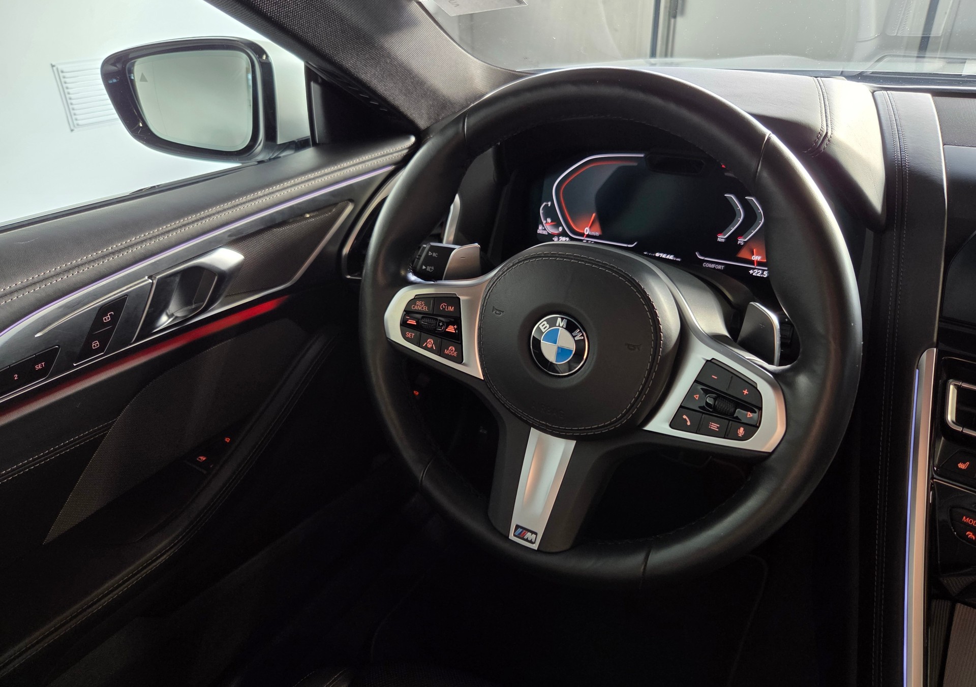 BMW 840d xDrive Coupé-image-18