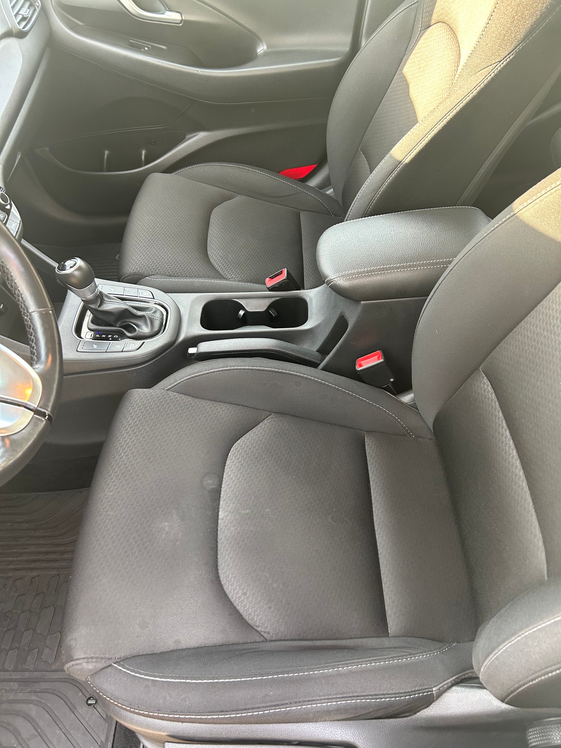 HYUNDAI i30-showroom-element-1
