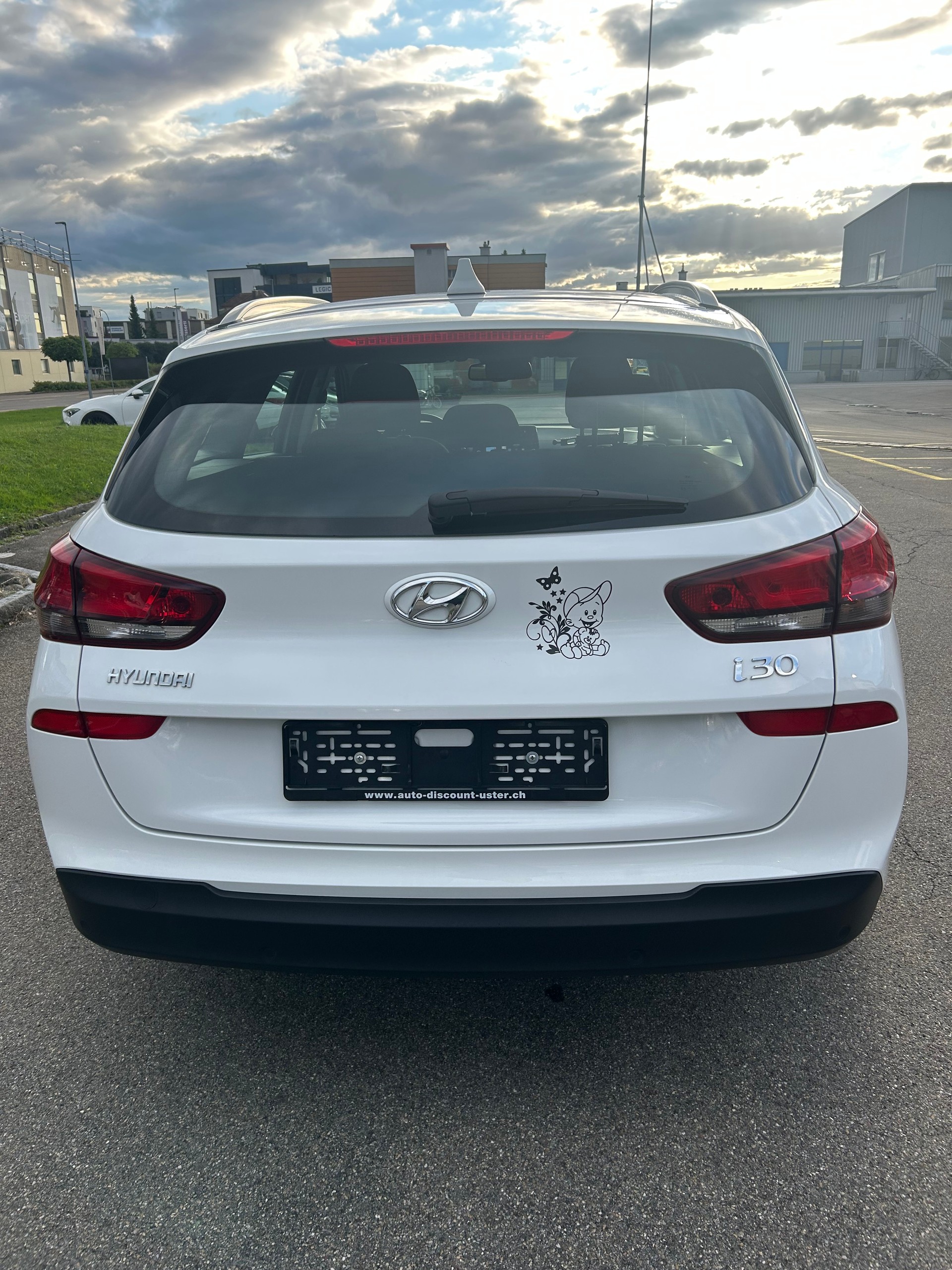 HYUNDAI i30-image-13