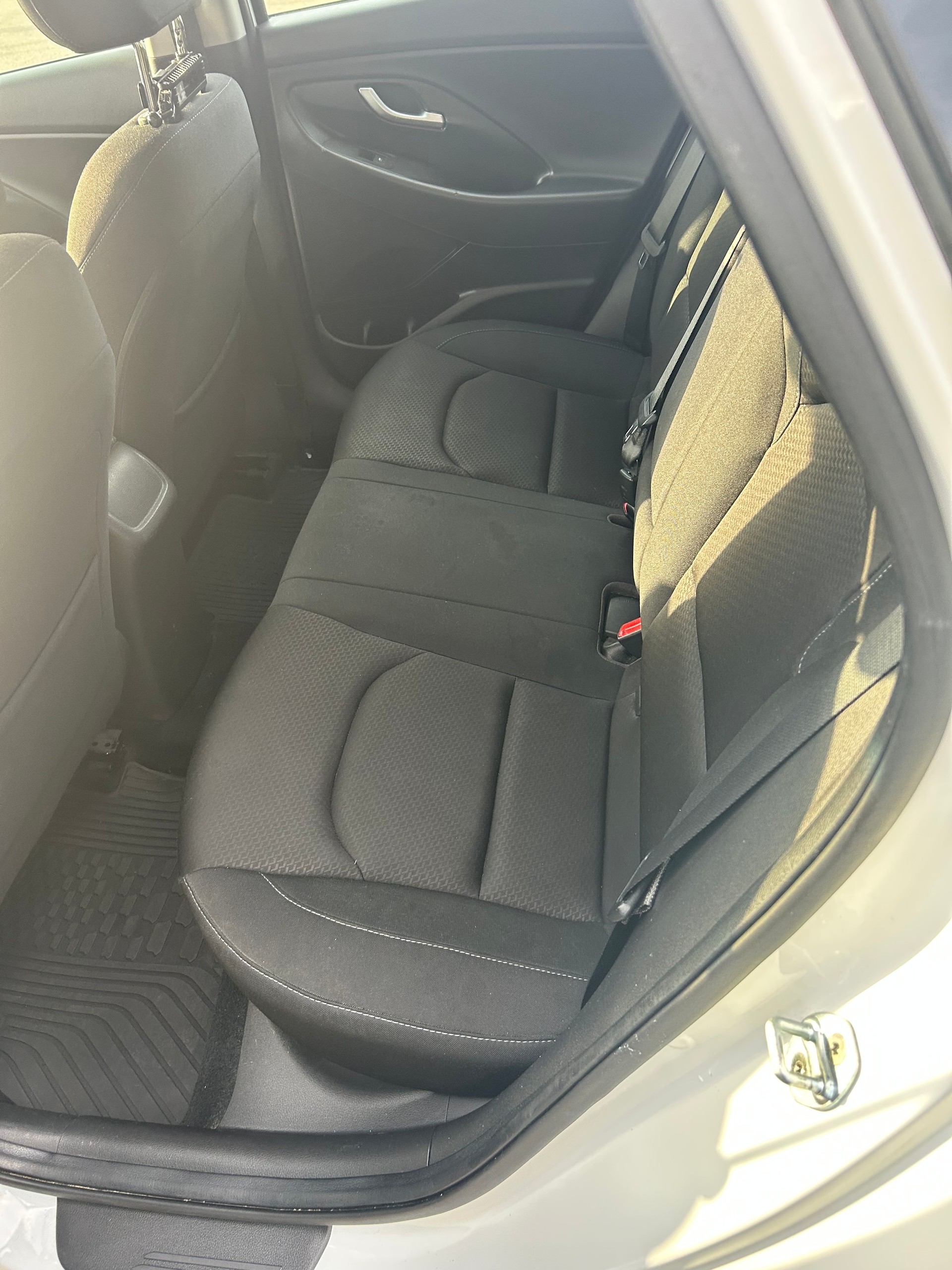 HYUNDAI i30-image-6
