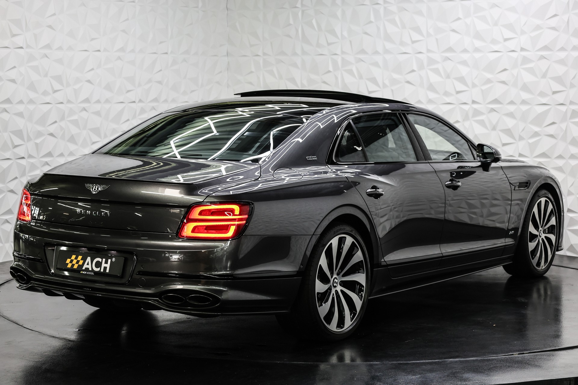 BENTLEY Flying Spur 4.0 V8 First Edition-image-5
