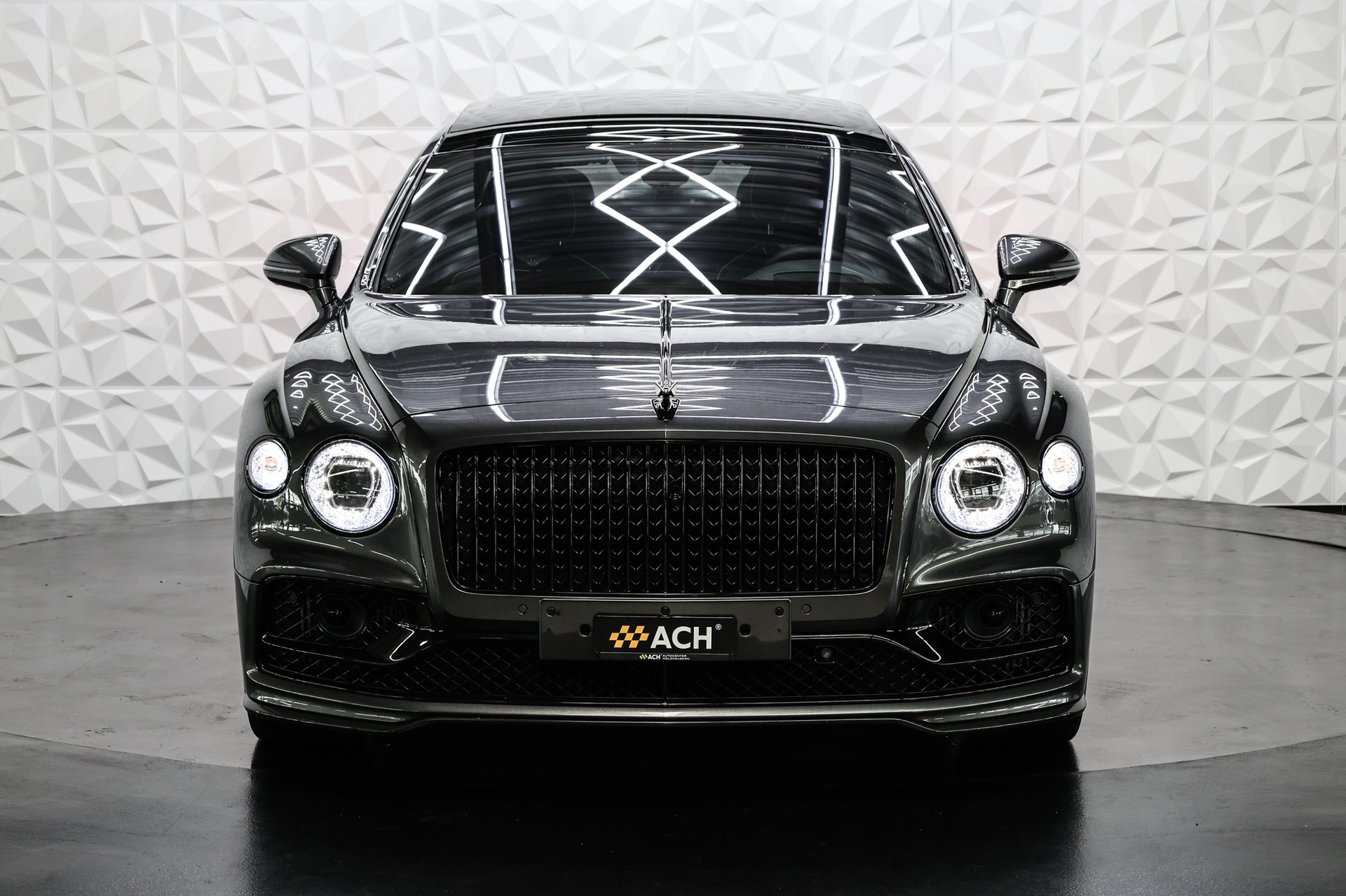 BENTLEY Flying Spur 4.0 V8 First Edition-showroom-element-1