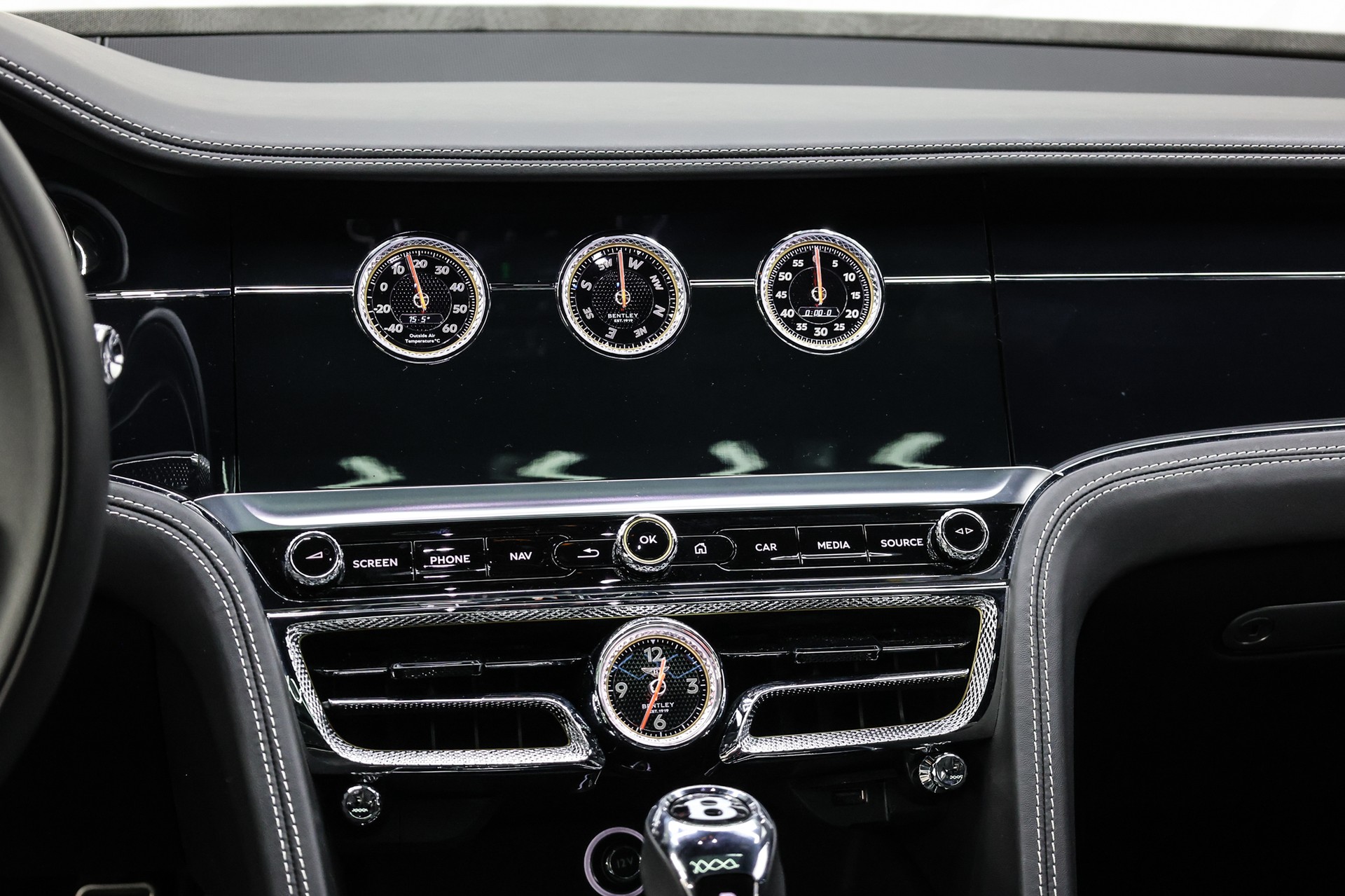 BENTLEY Flying Spur 4.0 V8 First Edition-image-17