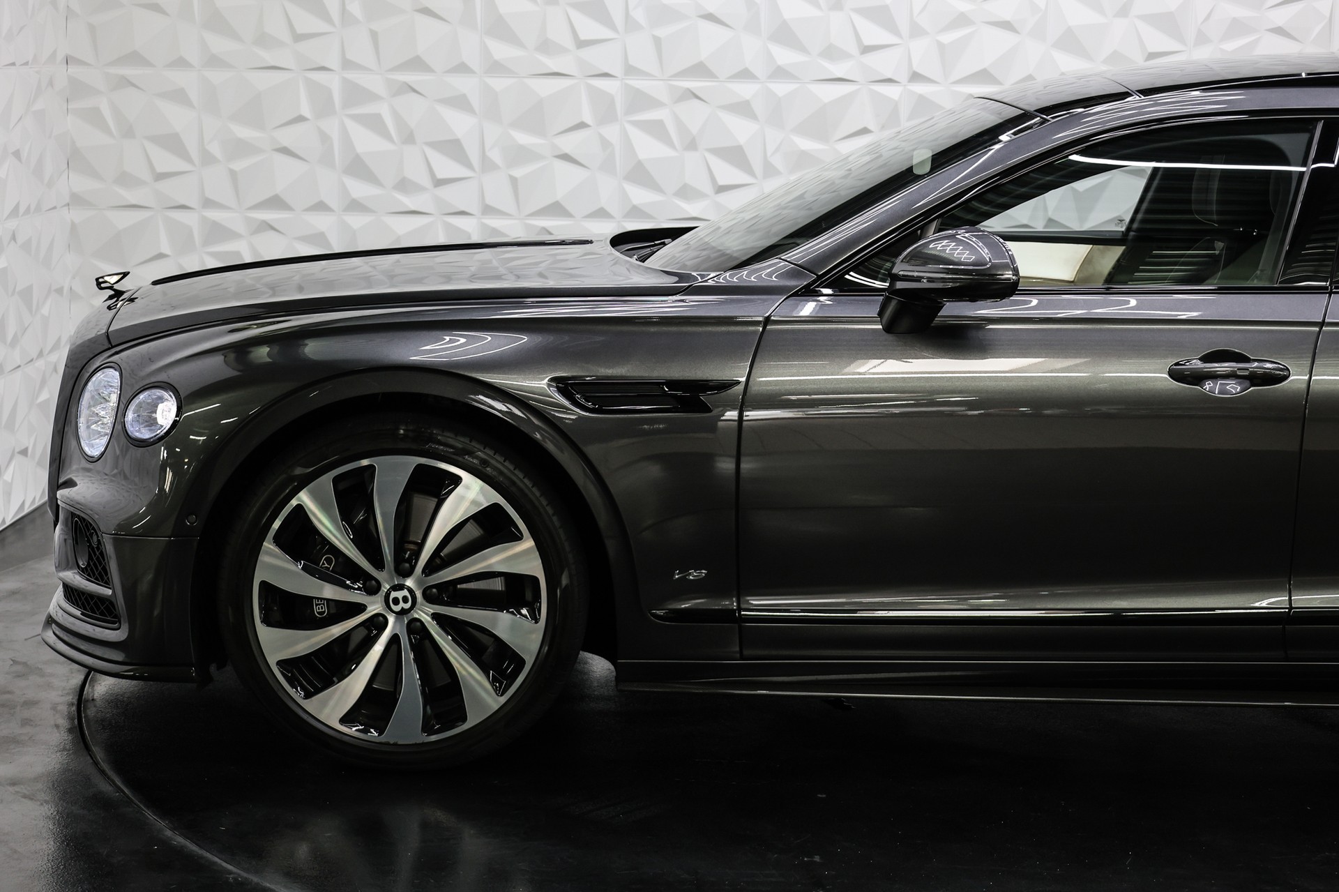 BENTLEY Flying Spur 4.0 V8 First Edition-image-12