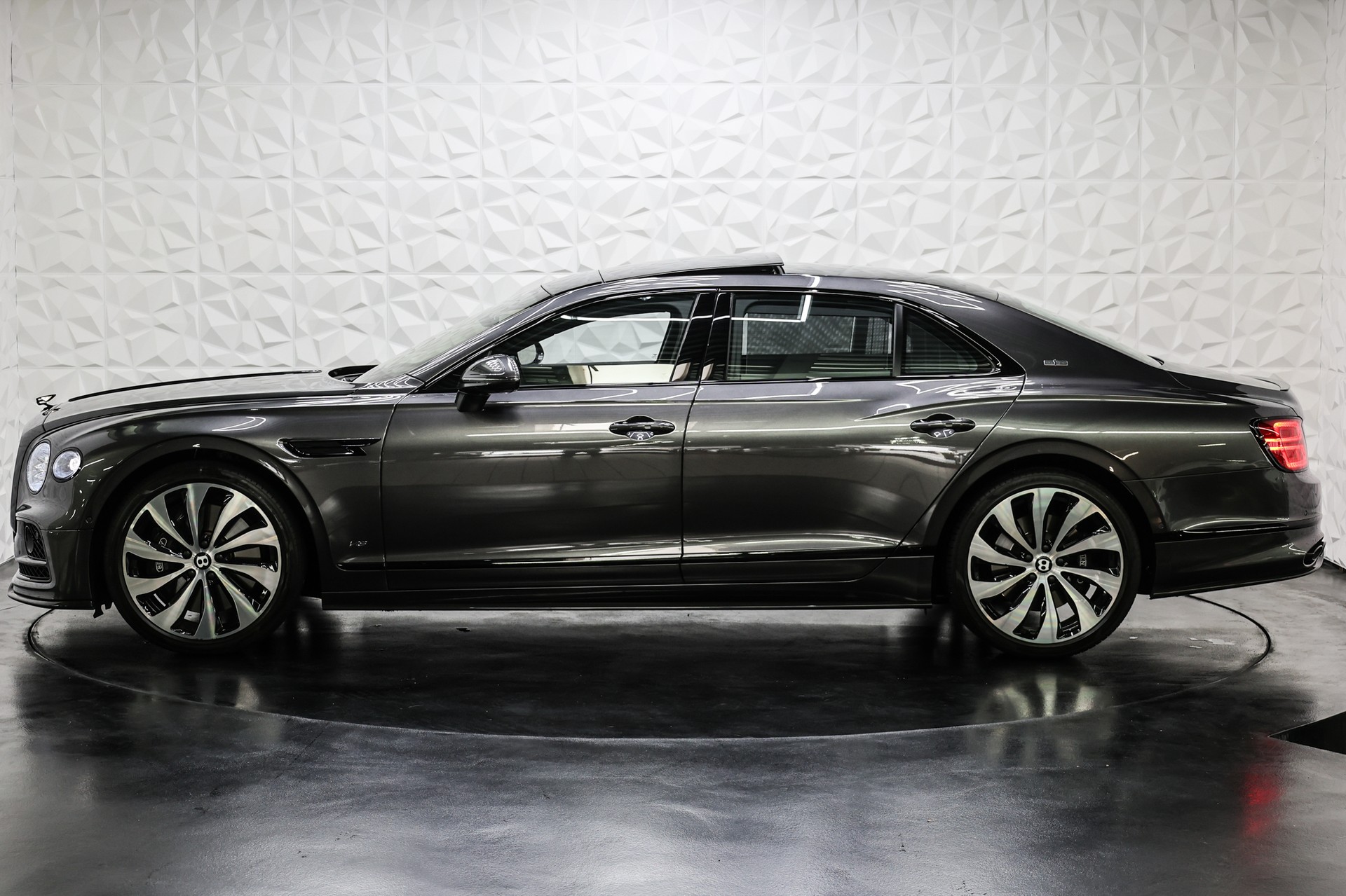 BENTLEY Flying Spur 4.0 V8 First Edition-image-7