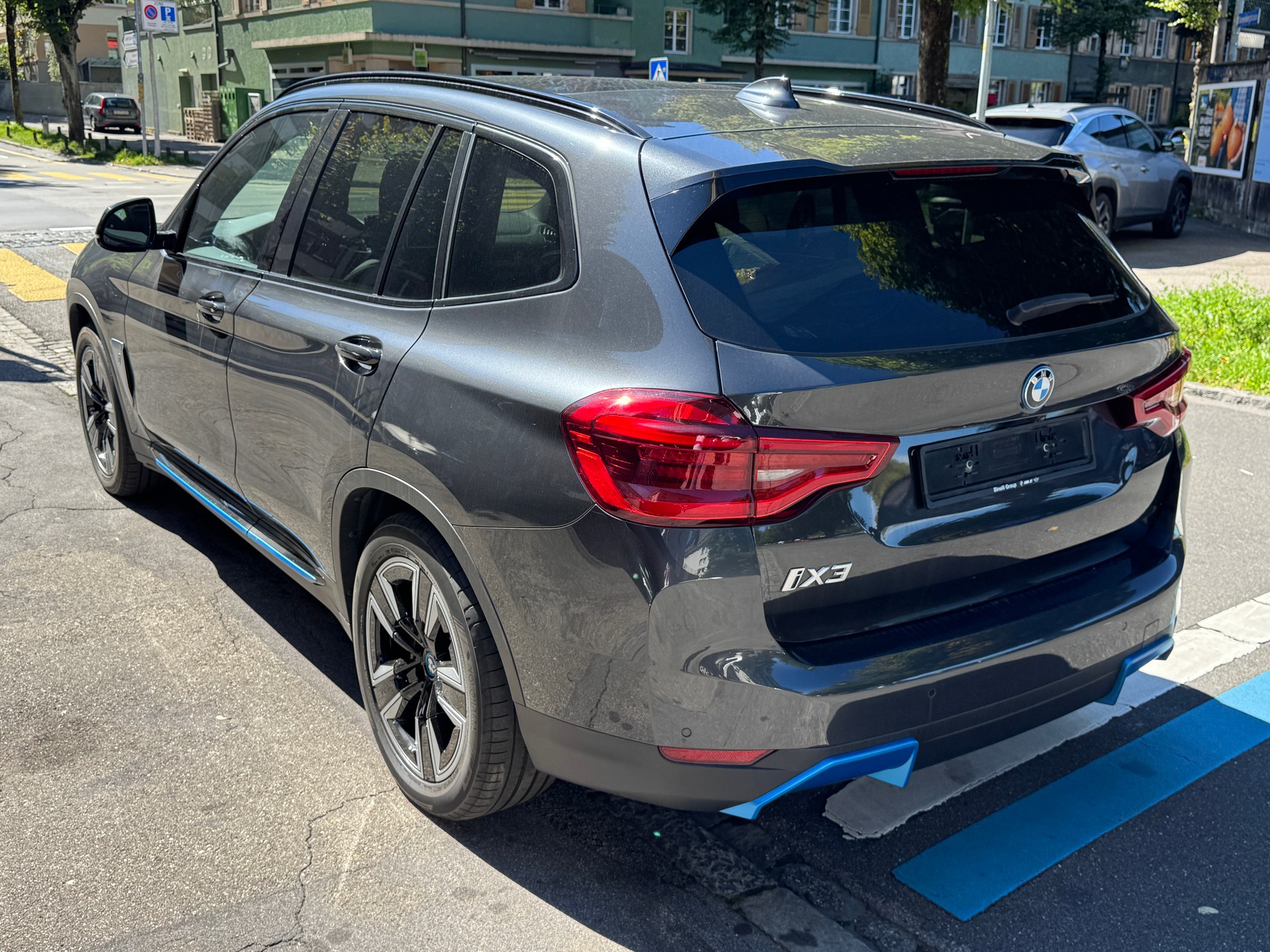 BMW iX3 Impressive-image-3