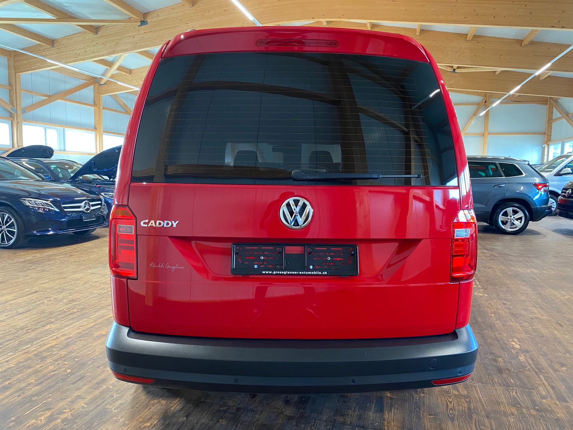 VW Caddy Maxi 2.0TDI BlueMotion Technology-image-5