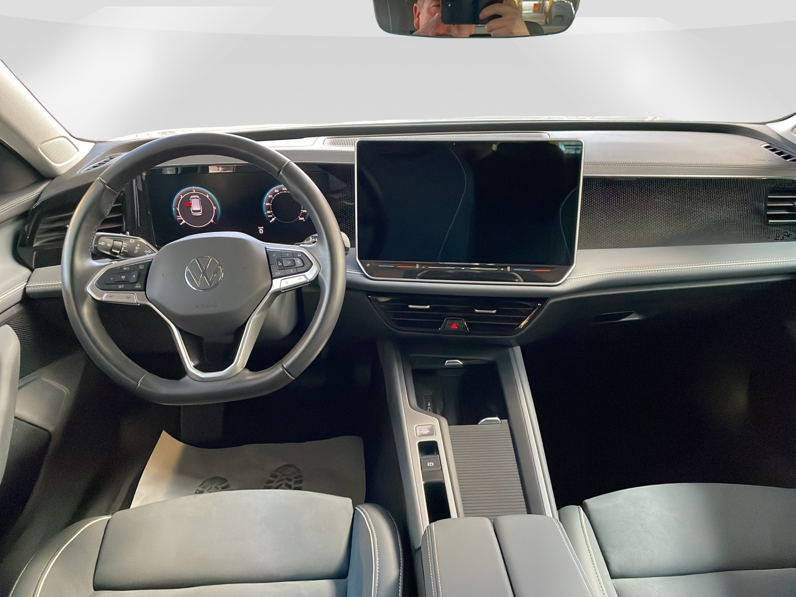 VW Passat Variant 2.0 TDI Business DSG-image-7