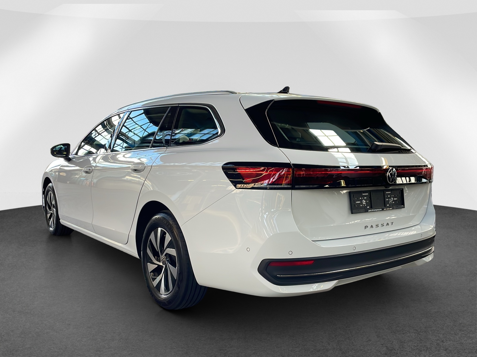 VW Passat Variant 2.0 TDI Business DSG-showroom-element-3