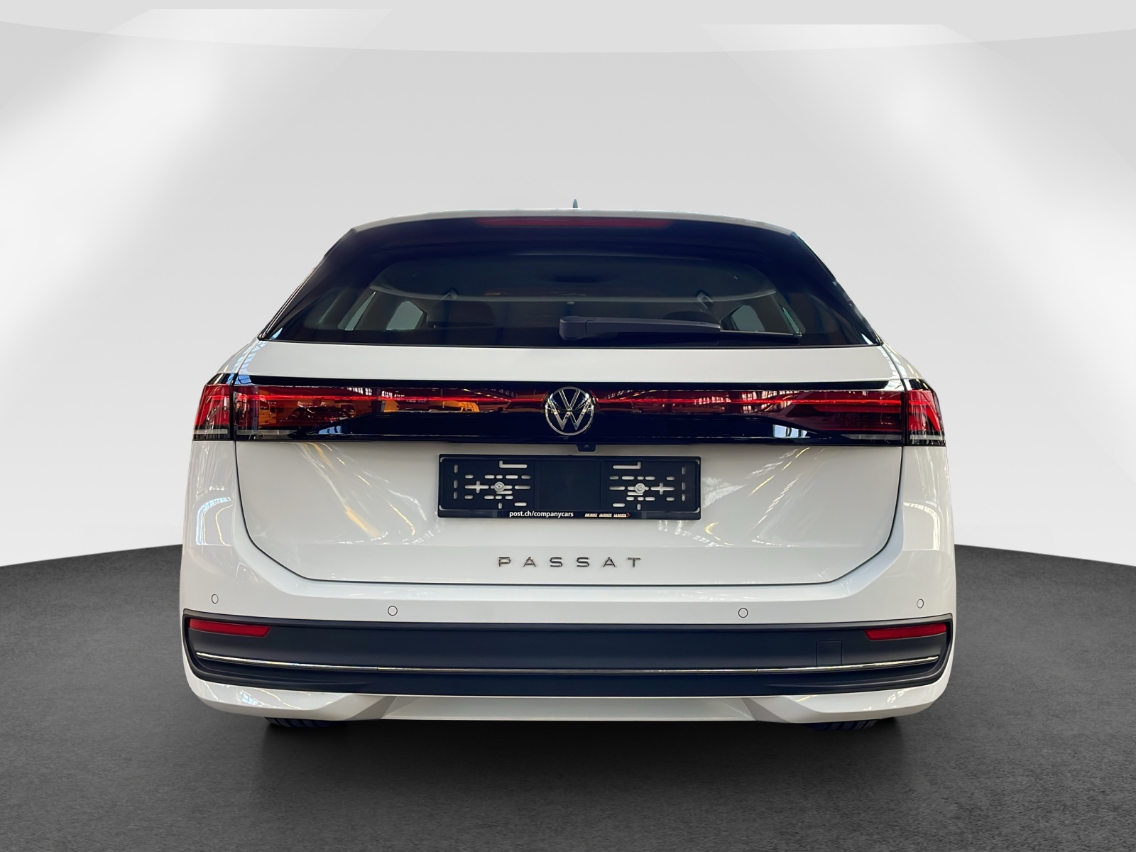 VW Passat Variant 2.0 TDI Business DSG-image-4